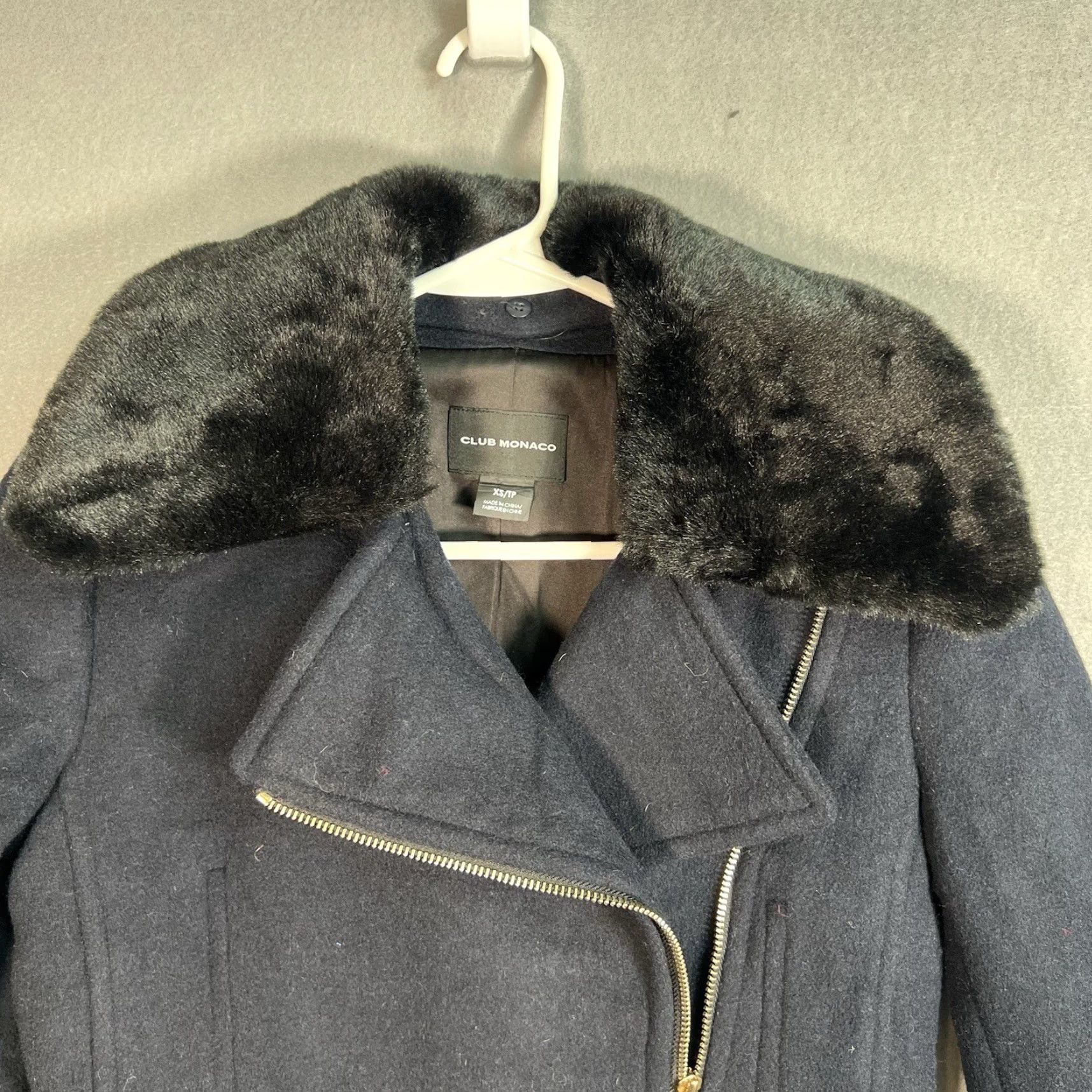 Club Monaco VINTAGE Club Monaco Wool Pea Coat Women XS Removable Faux Fur Collar Blue XS Coat Womens Pea Coat Wool Blue 90s Concert? Size XS / US 0-2 / IT 36-38 - 5 Thumbnail