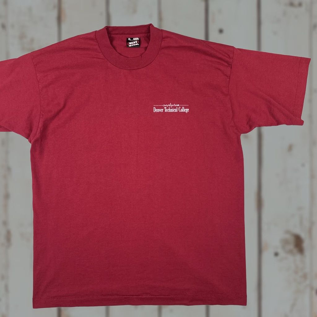 Fruit Of The Loom VINTAGE Fruit Of The Loom Best XL Red Single Stitch Shirt USA Made Denver Technical College 90s Mens XL Red Shirt Size US XL / EU 56 / 4 - 1 Thumbnail