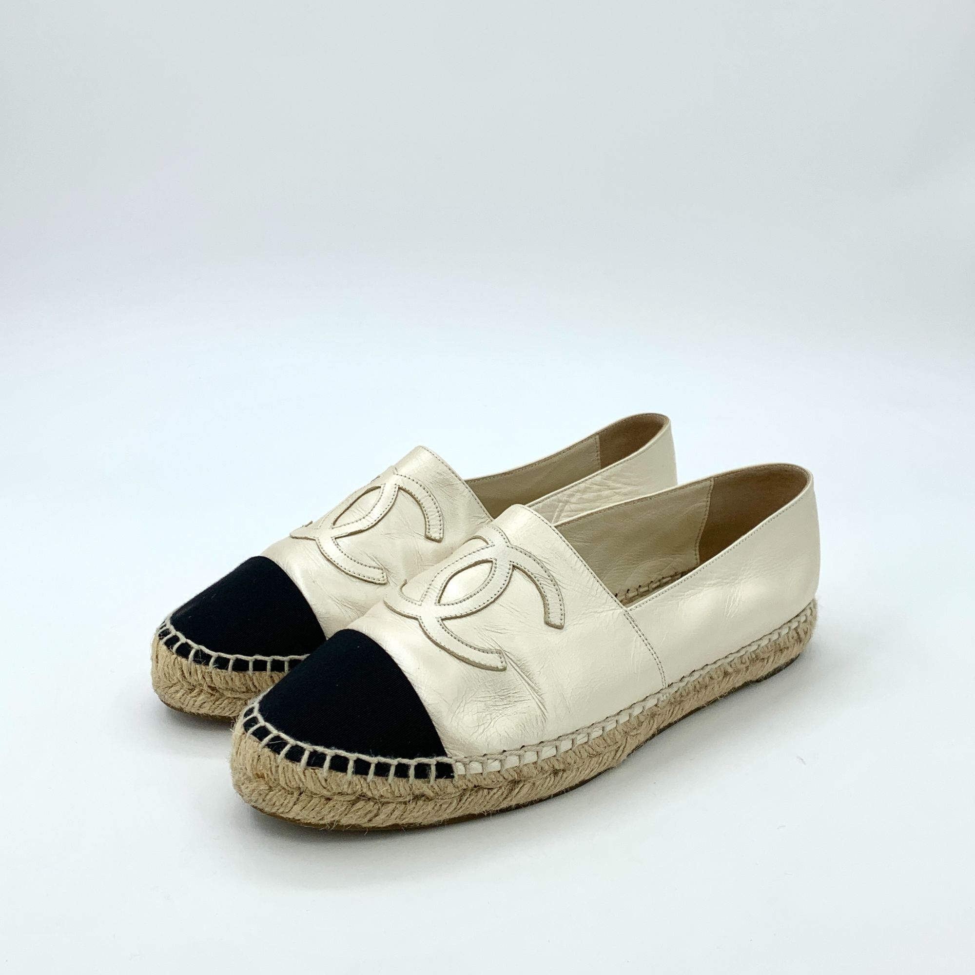 Chanel Chanel Color-Block Round Toe Woven Sole Slip-On Fisherman Sh Size US 8 / IT 38 - 9 Thumbnail