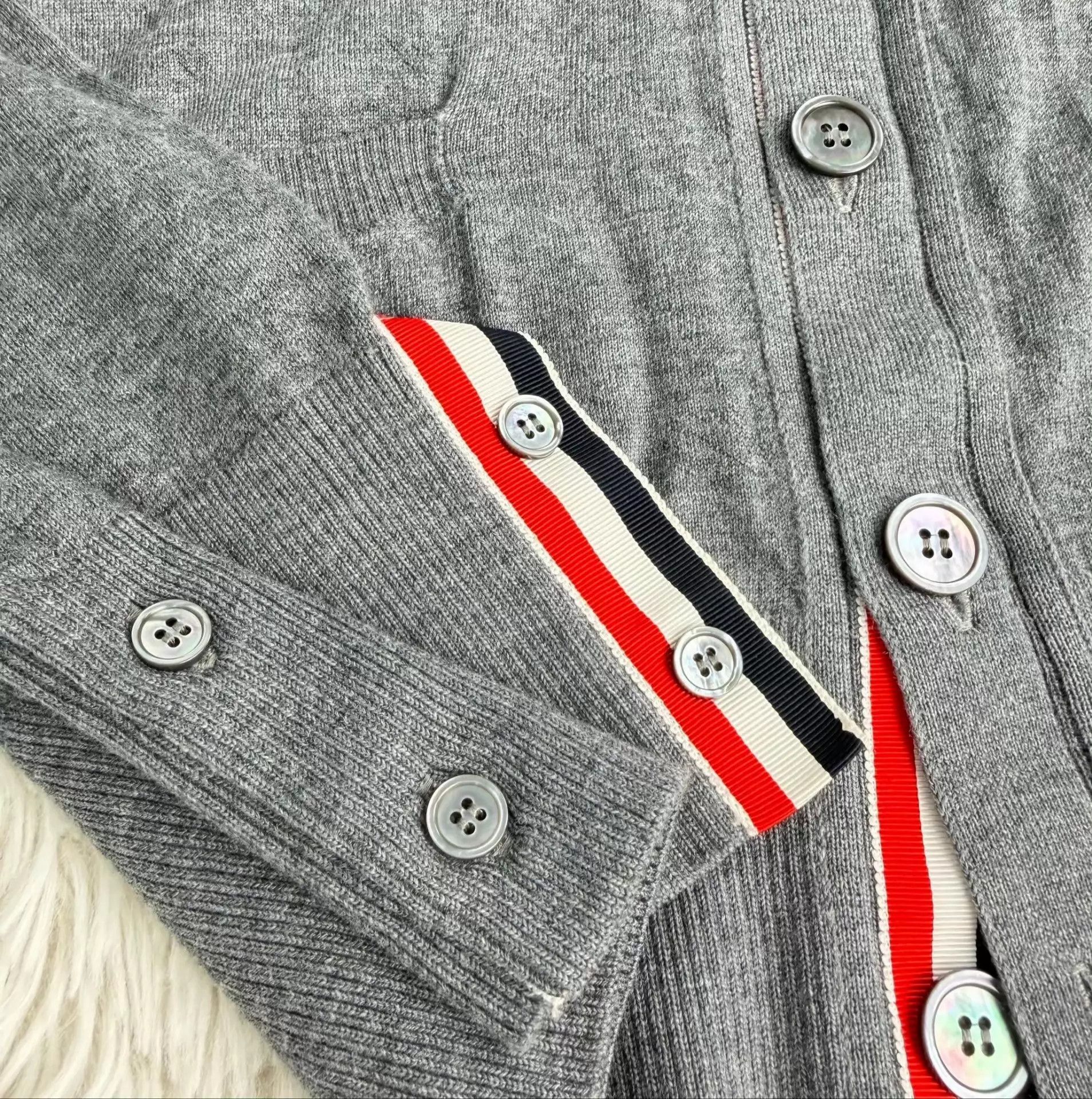 Thom Browne TB Wool Cardigan US 1 Gray Size US S / EU 44-46 / 1 - 4 Thumbnail