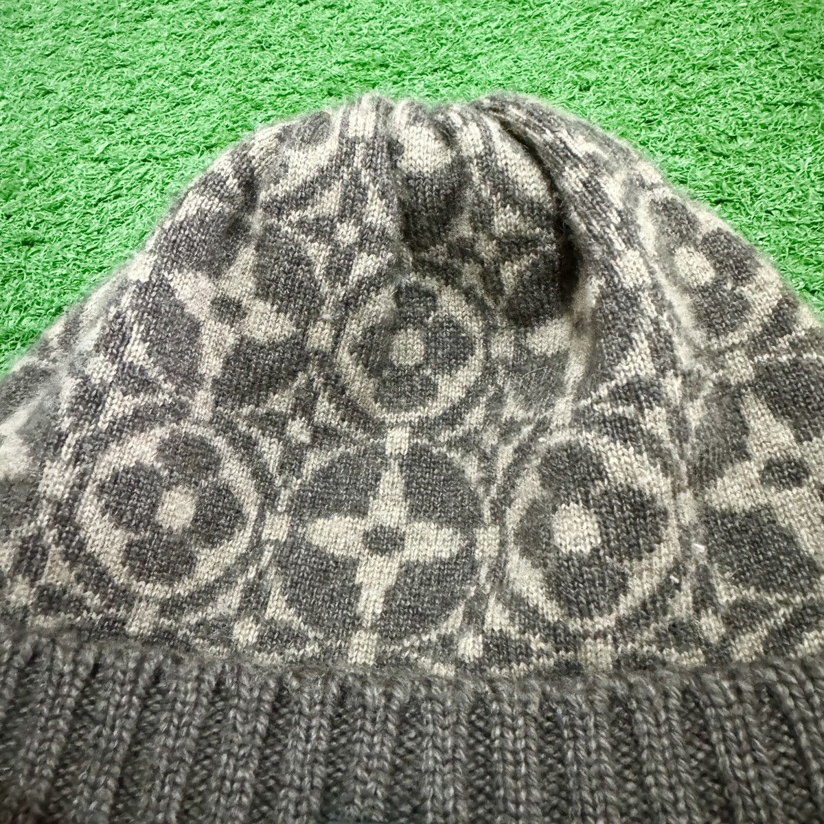 Louis Vuitton RARE LOUIS VUITTON Monogram Stocking Snowcap Beanie CASHMERE Size US M / EU 48-50 / 2 - 4 Thumbnail
