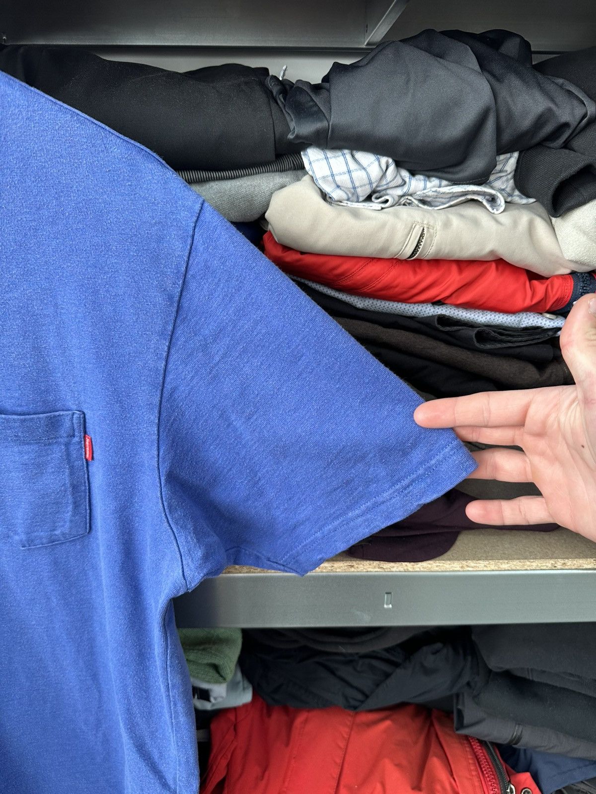 Supreme Supreme Pocket T-Shirt Red Box Logo Blue Faded Y2K Basic Tee Size US L / EU 52-54 / 3 - 12 Thumbnail