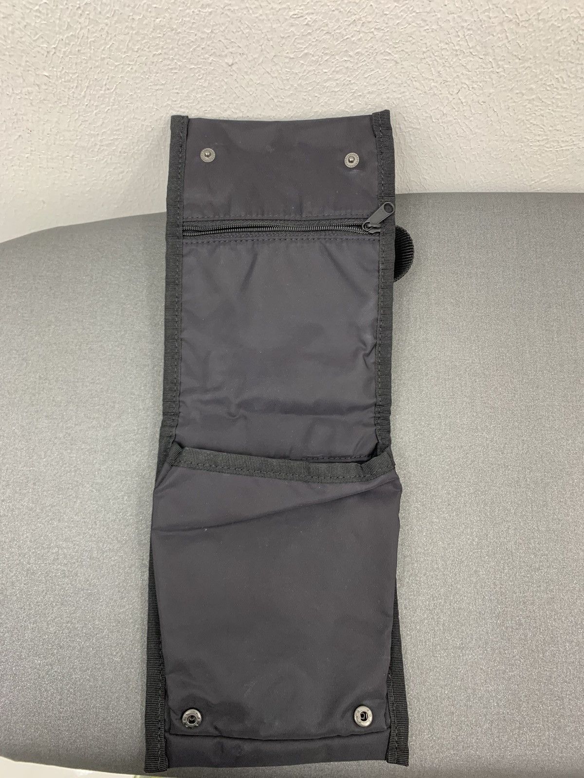 Japanese Brand Uniqlo Lemaire Nylon Sling Bag Neck Pouch sacoche Size ONE SIZE - 3 Thumbnail