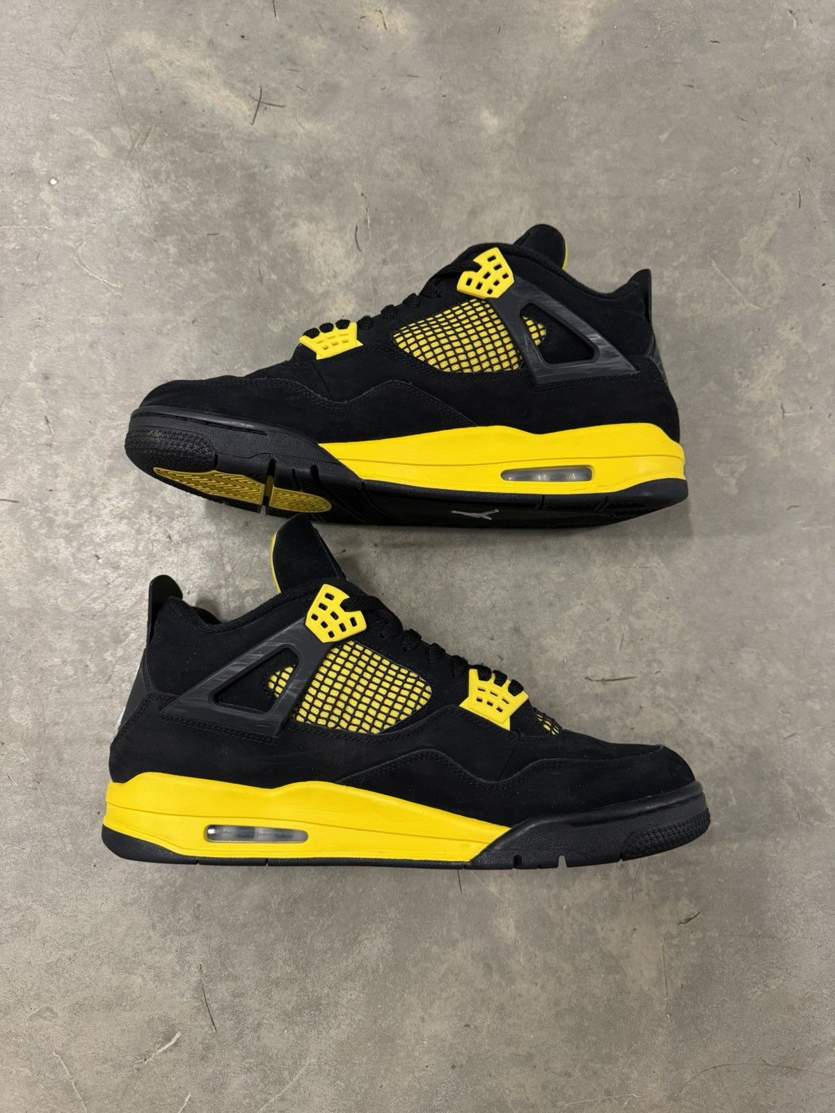 Jordan Brand Jordan 4 Retro Thunder 2023 Size 13 Size US 13 / EU 46 - 3 Thumbnail