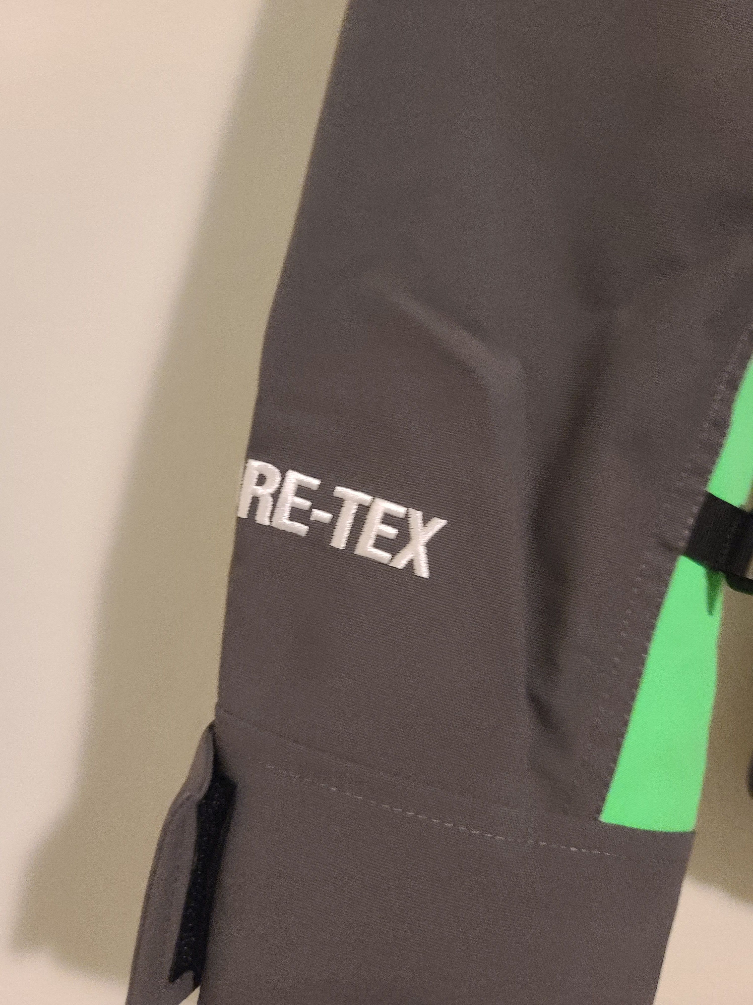 Supreme × The North Face RTG lime jacket + vest Size US M / EU 48-50 / 2 - 4 Thumbnail
