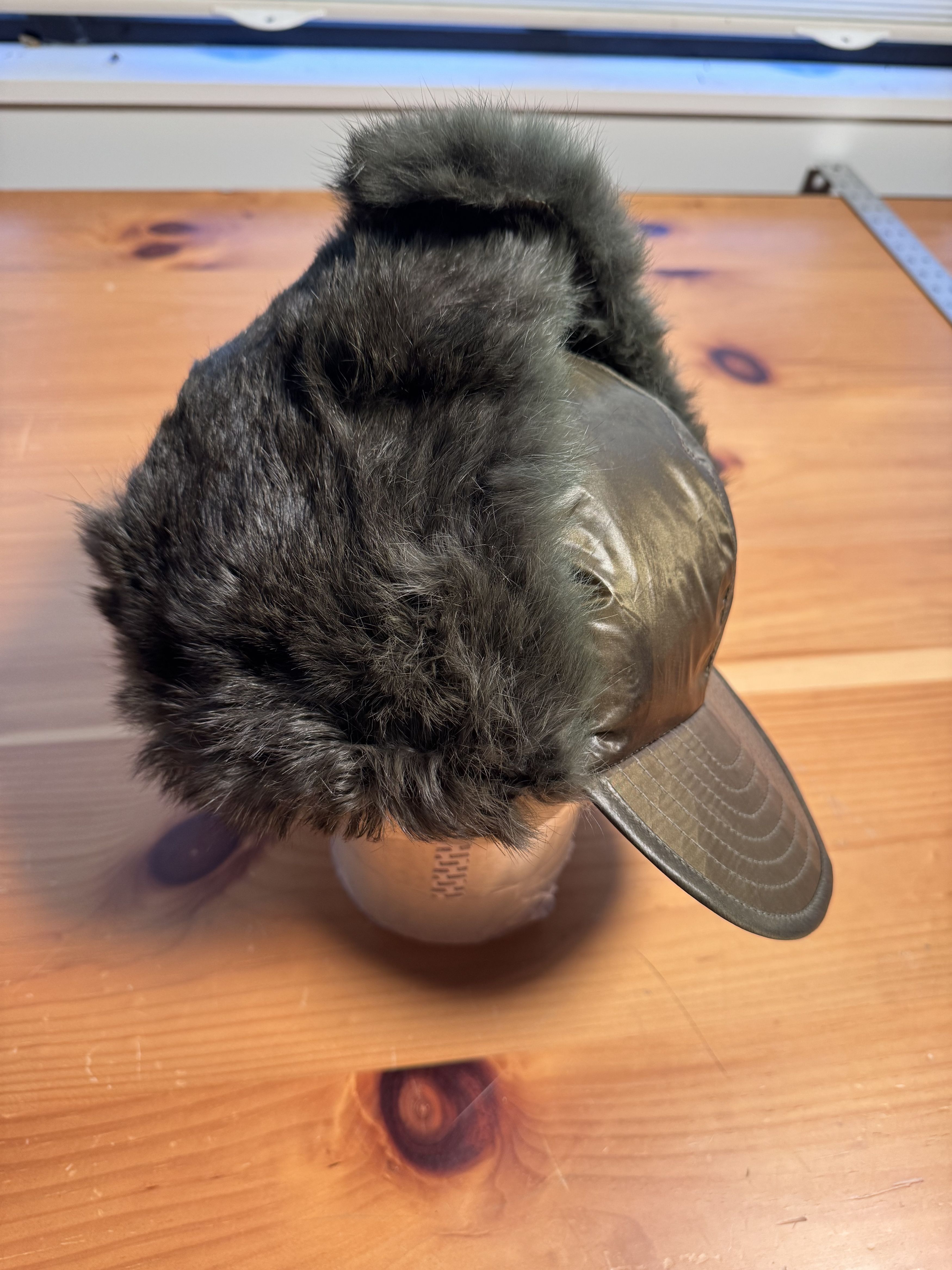 Takahiromiyashita The Soloist. Runway Takahiromiyashita The Soloist Ear flap brim fur hat Size ONE SIZE - 7 Thumbnail