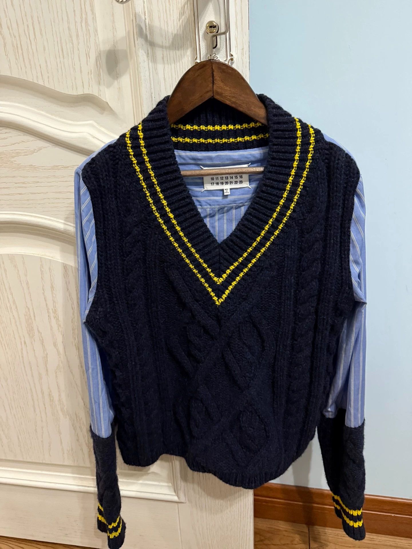 Maison Margiela Maison Margiela preppy shirt-knit 9/10 cute flattering Size XS / US 0-2 / IT 36-38 - 2 Thumbnail