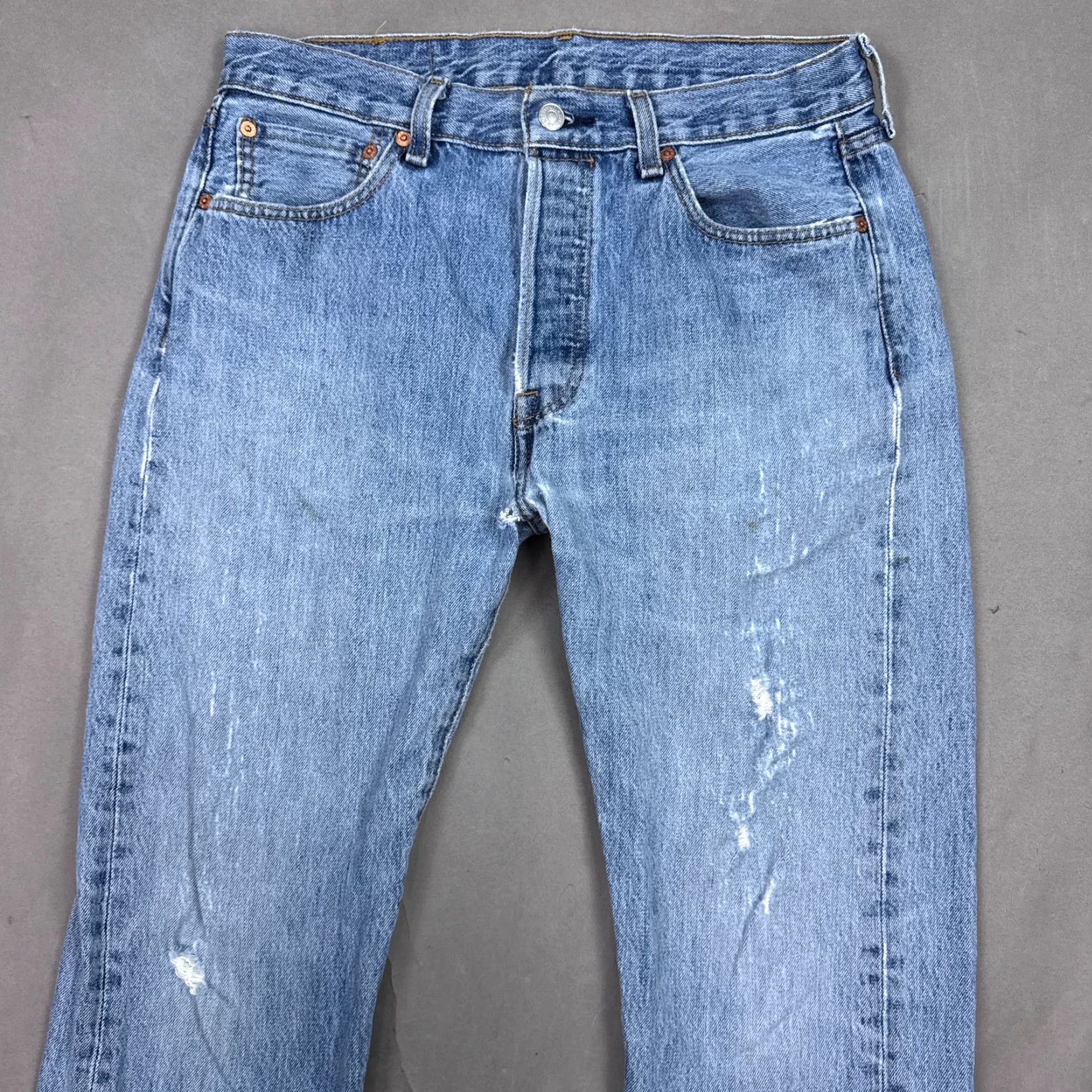 Levi's Levi's 501 Jeans Mens 33x32 Blue Button Fly Distressed Thrashed Vintage? No Jeans Size US 33 - 4 Thumbnail