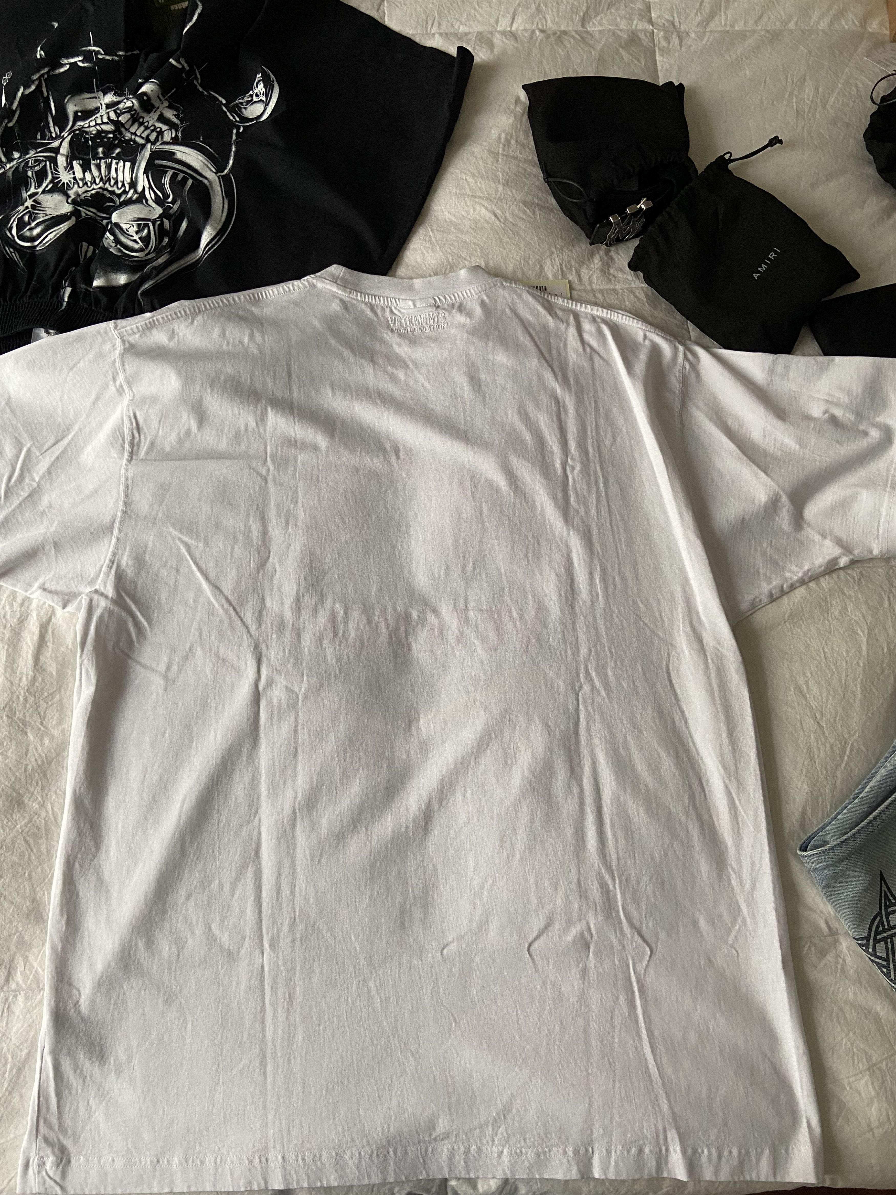 Vetements Vetements Unicorn Tshirt Size US S / EU 44-46 / 1 - 6 Thumbnail
