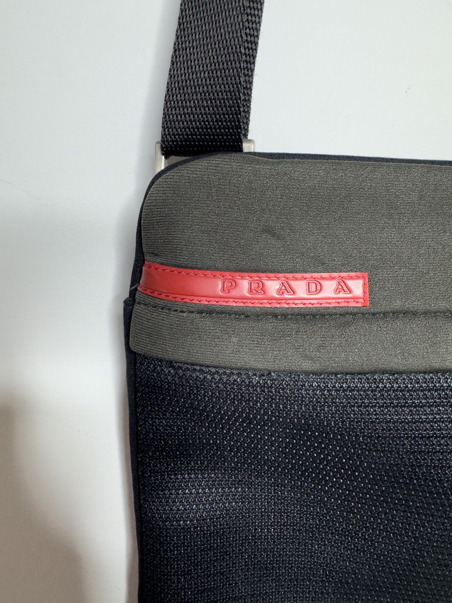 Prada ARCHIVE S/S 2000 NEOPRENE CROSSBODY BAG Size ONE SIZE - 3 Thumbnail
