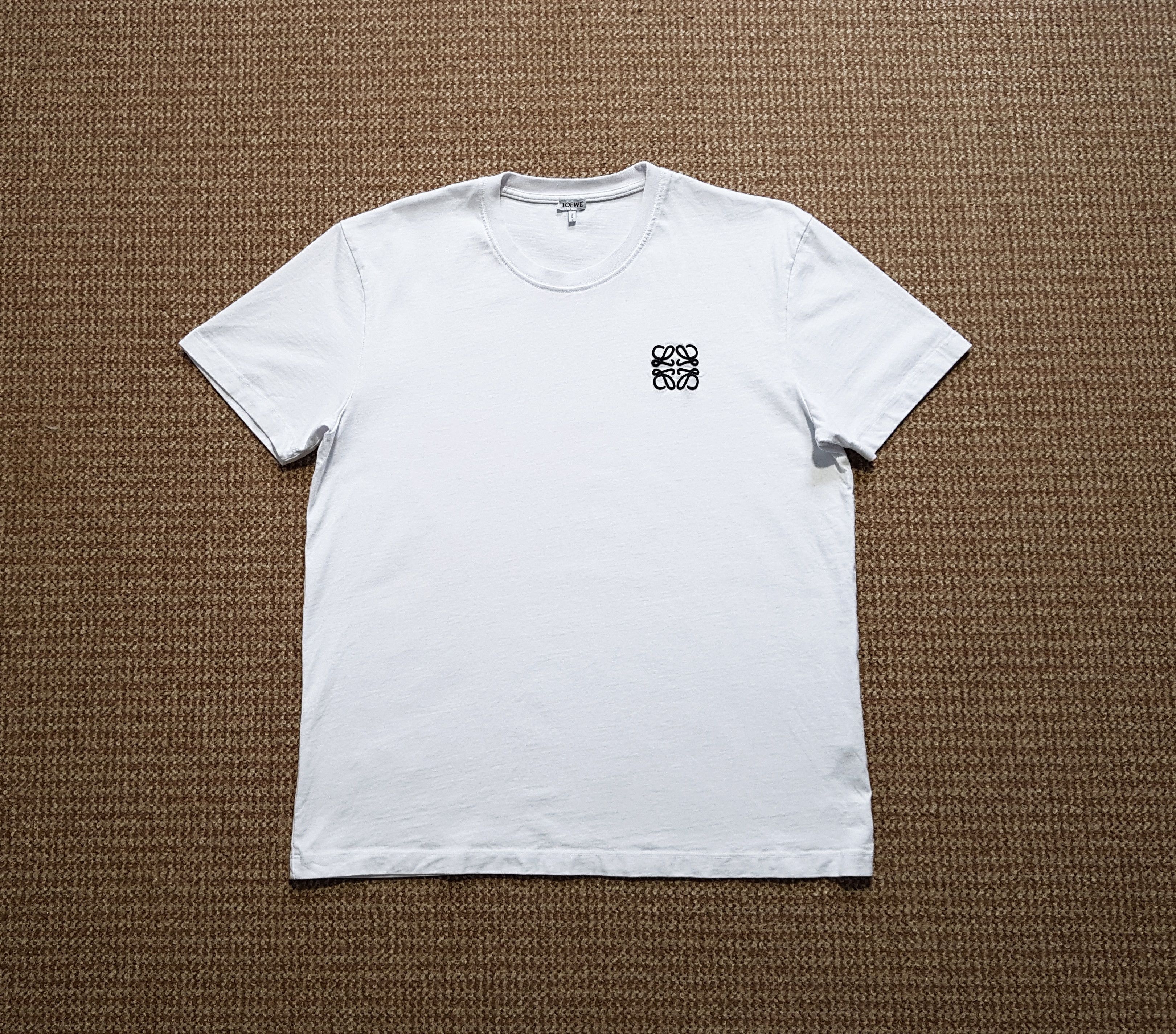 Loewe Loewe Anagram Logo T Shirt White sz L Size US L / EU 52-54 / 3 - 1 Thumbnail