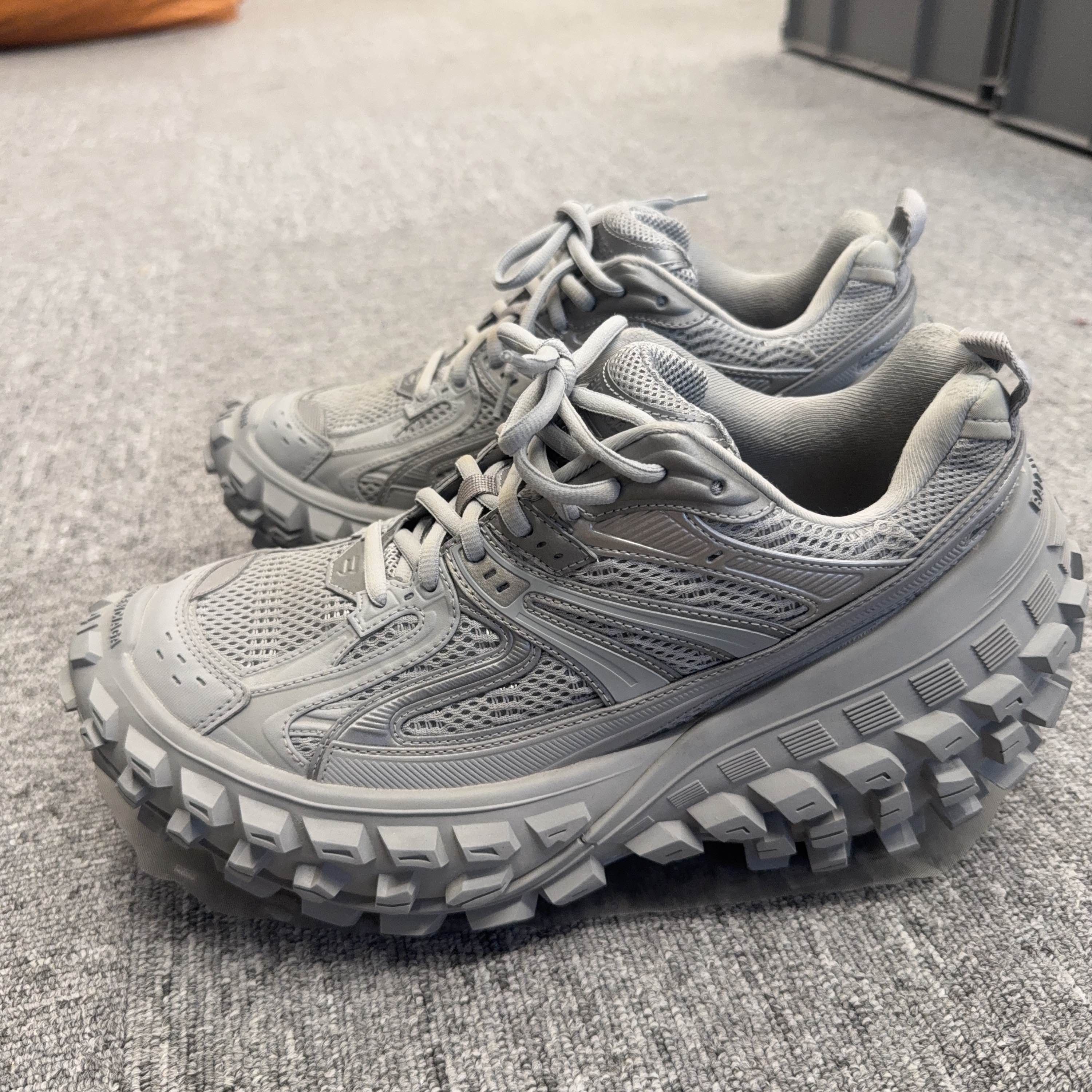 Balenciaga Balenciaga Bouncer Low-Top Sneakers Gray Size 8 Size US 8 / EU 41 - 1 Thumbnail
