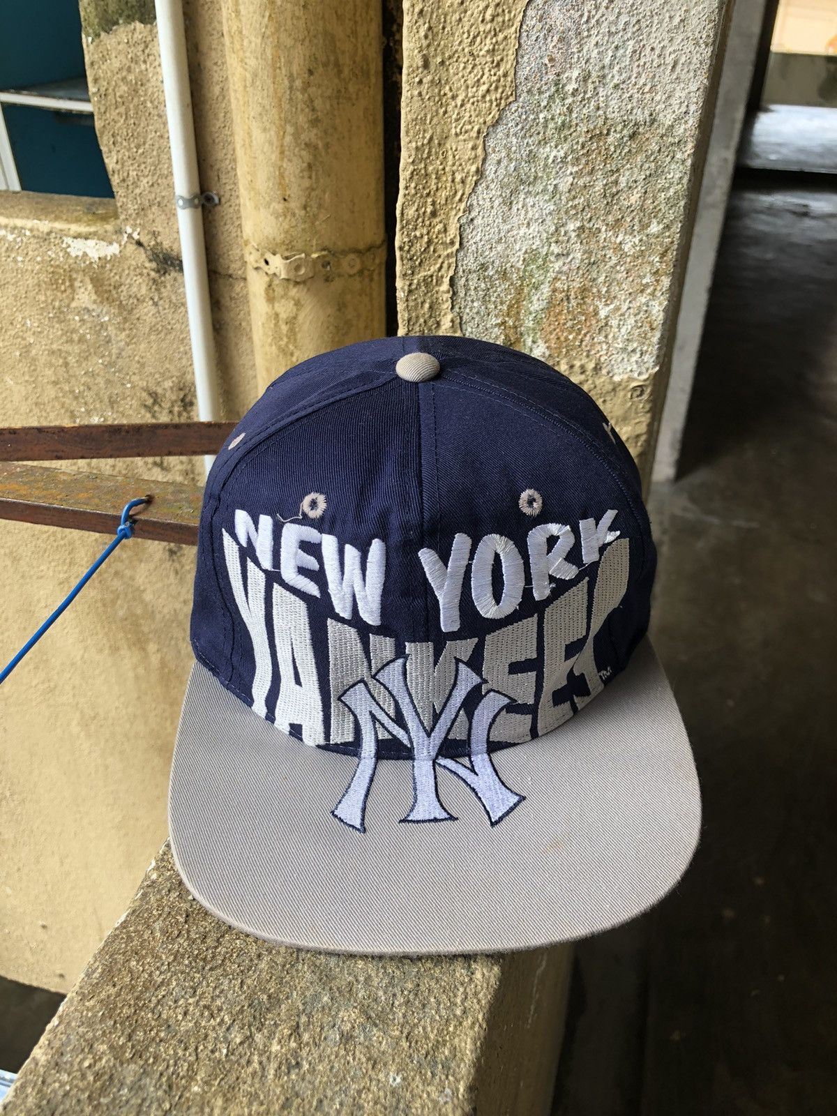 MLB Rare❗️Vintage 90s New York Yankees Big Embroidery Logo Cap Size ONE SIZE - 3 Thumbnail