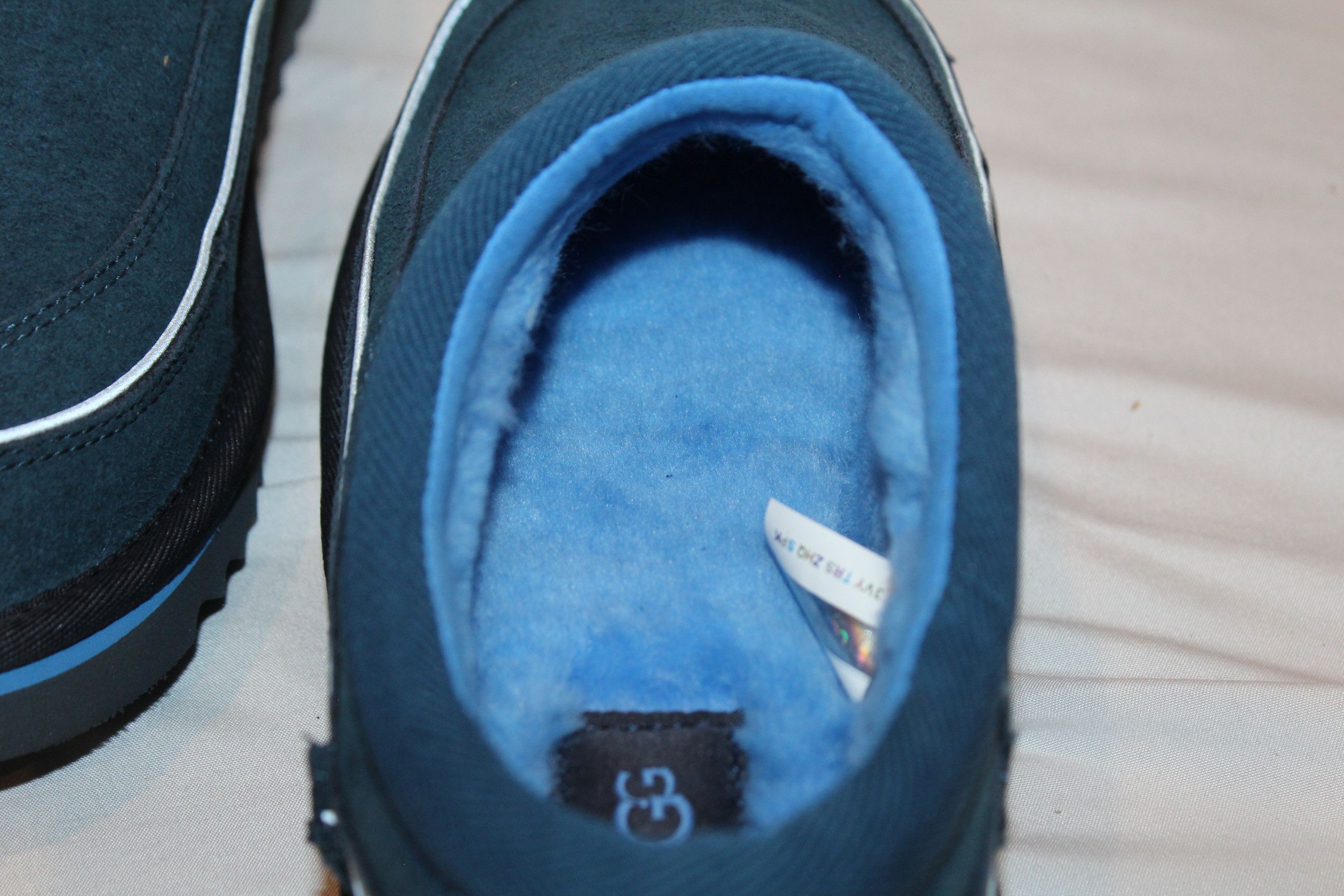 Ugg CALI WAVE SUEDE SHEARLING LINED SLIPPERS Size US 7 / EU 40 - 4 Thumbnail