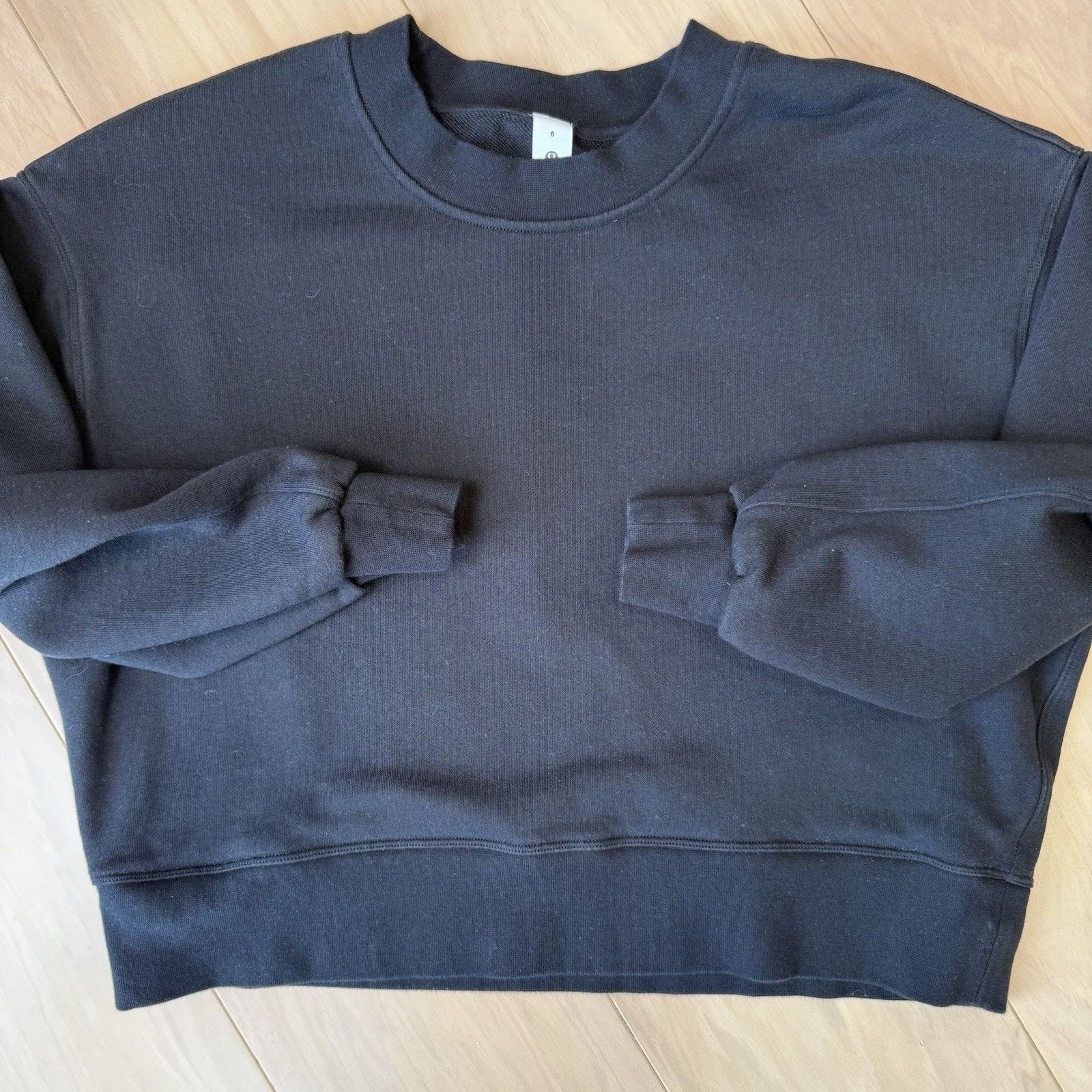 Lululemon Lululemon Sweatshirt Women's 6 Black Cropped Fleece Pullover Size M / US 6-8 / IT 42-44 - 5 Thumbnail