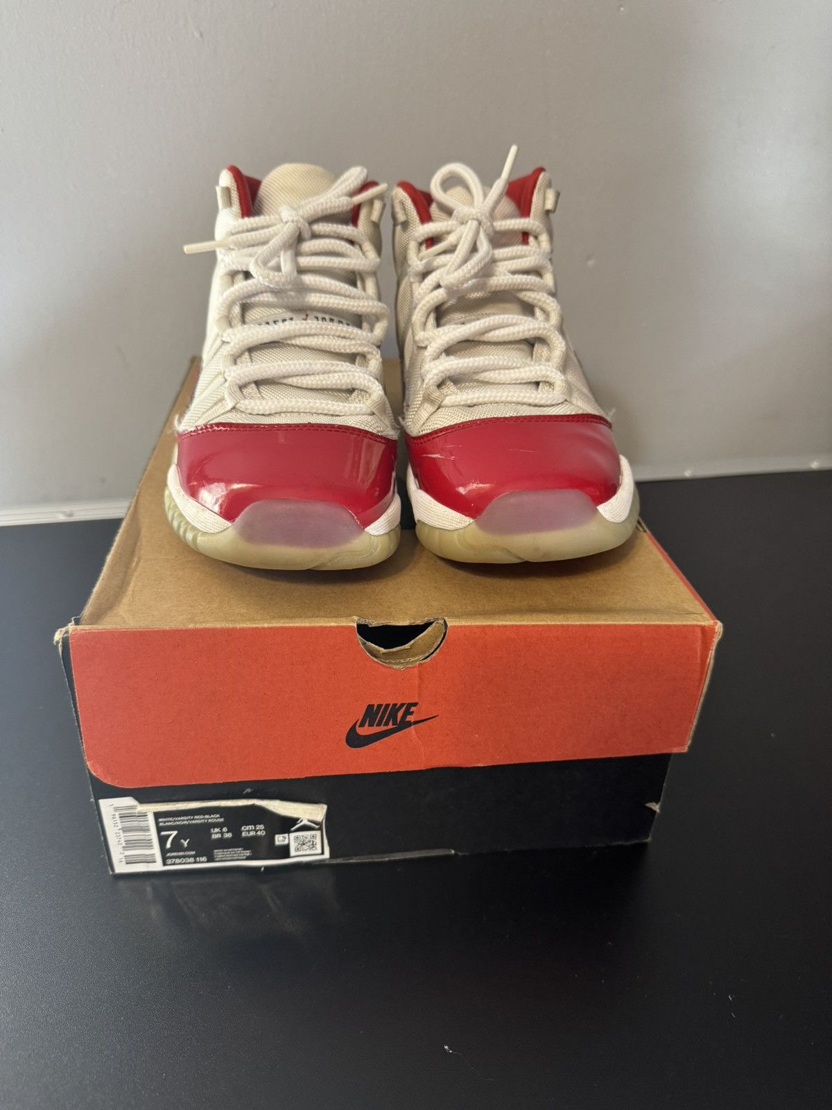 Jordan Brand Jordan 11 Cherry Size US 7 / EU 40 - 1 Thumbnail