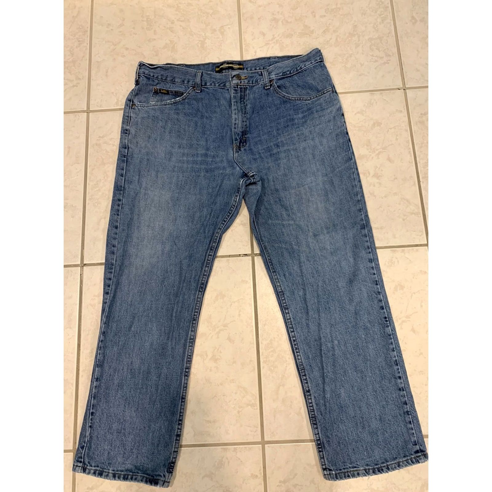 Lee Lee Regular Jeans Blue Denim 40x30 Mens Medium Wash Straight Fit 5-Pocket Denim Comfort Modern Classic 2008976 Size US 40 / EU 56 - 2 Thumbnail