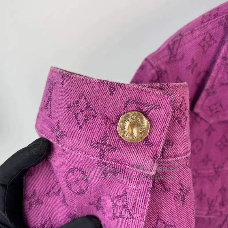 Louis Vuitton Louis Vuitton Full logo jacket Size US S / EU 44-46 / 1 - 4 Thumbnail