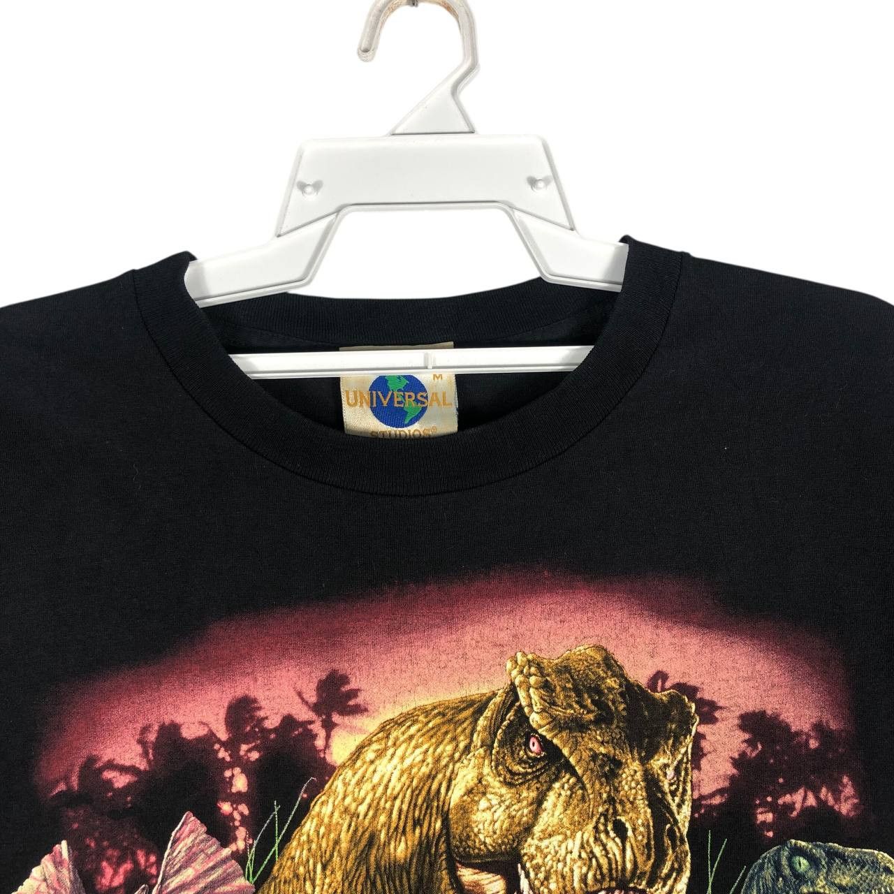 Universal Studios Vintage Universal Studios Hollywood Jurassic Park T-Shirt Size US M / EU 48-50 / 2 - 2 Thumbnail