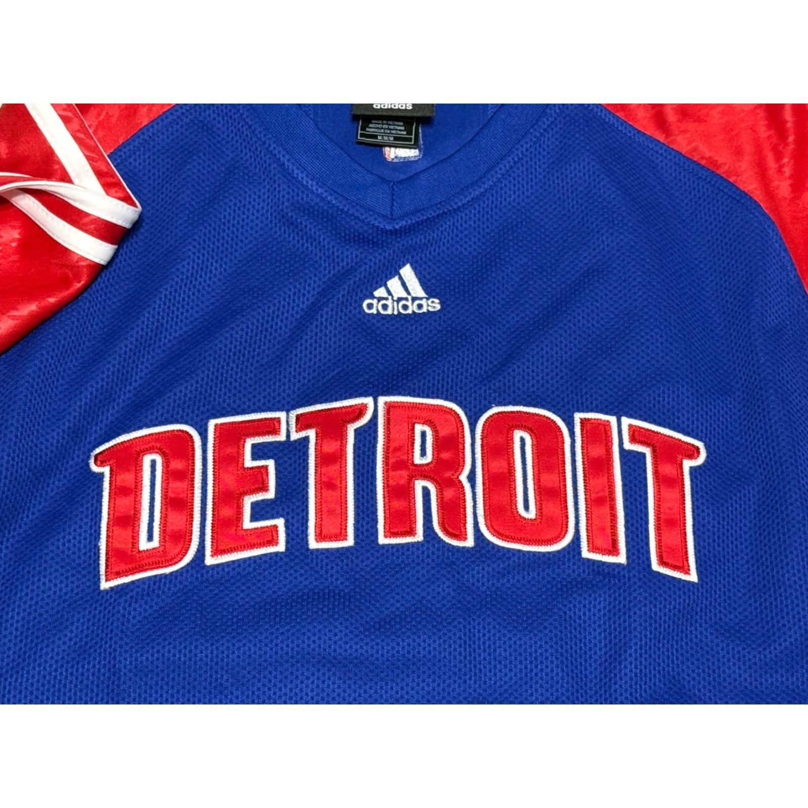 Adidas VINTAGE Adidas Detroit Pistons NBA Basketball Warm Up Shooting Shirt Long Sleeve Adult Medium Blue Mens Size US M / EU 48-50 / 2 - 7 Thumbnail