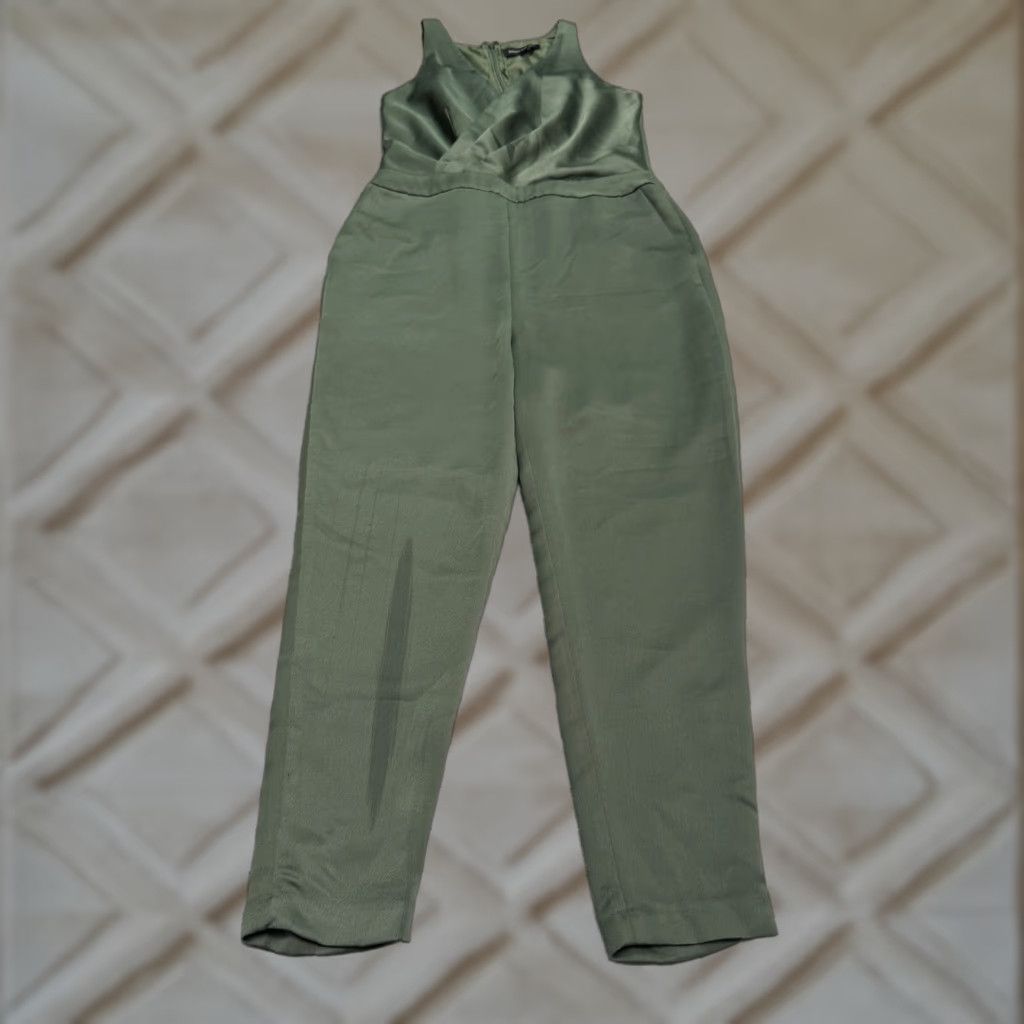Banana Republic Banana Republic Jumpsuit Womens 0 Olive Green Satin Pleated Sleeveless V-Neck Size 25" / US 0 / IT 36 - 1 Thumbnail