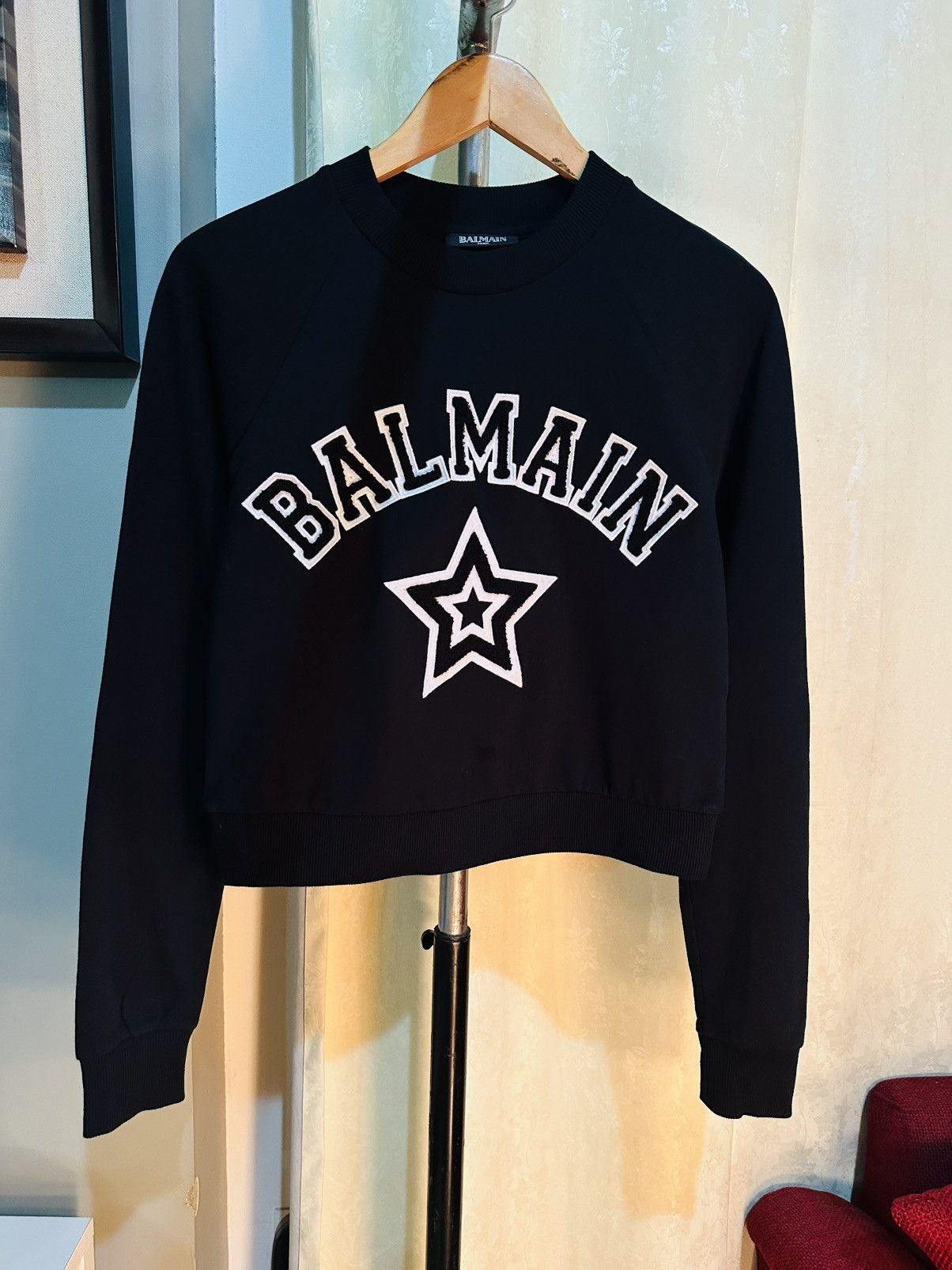 Balmain Balmain Logo Crop Crewneck Sweater Size S / US 4 / IT 40 - 1 Thumbnail