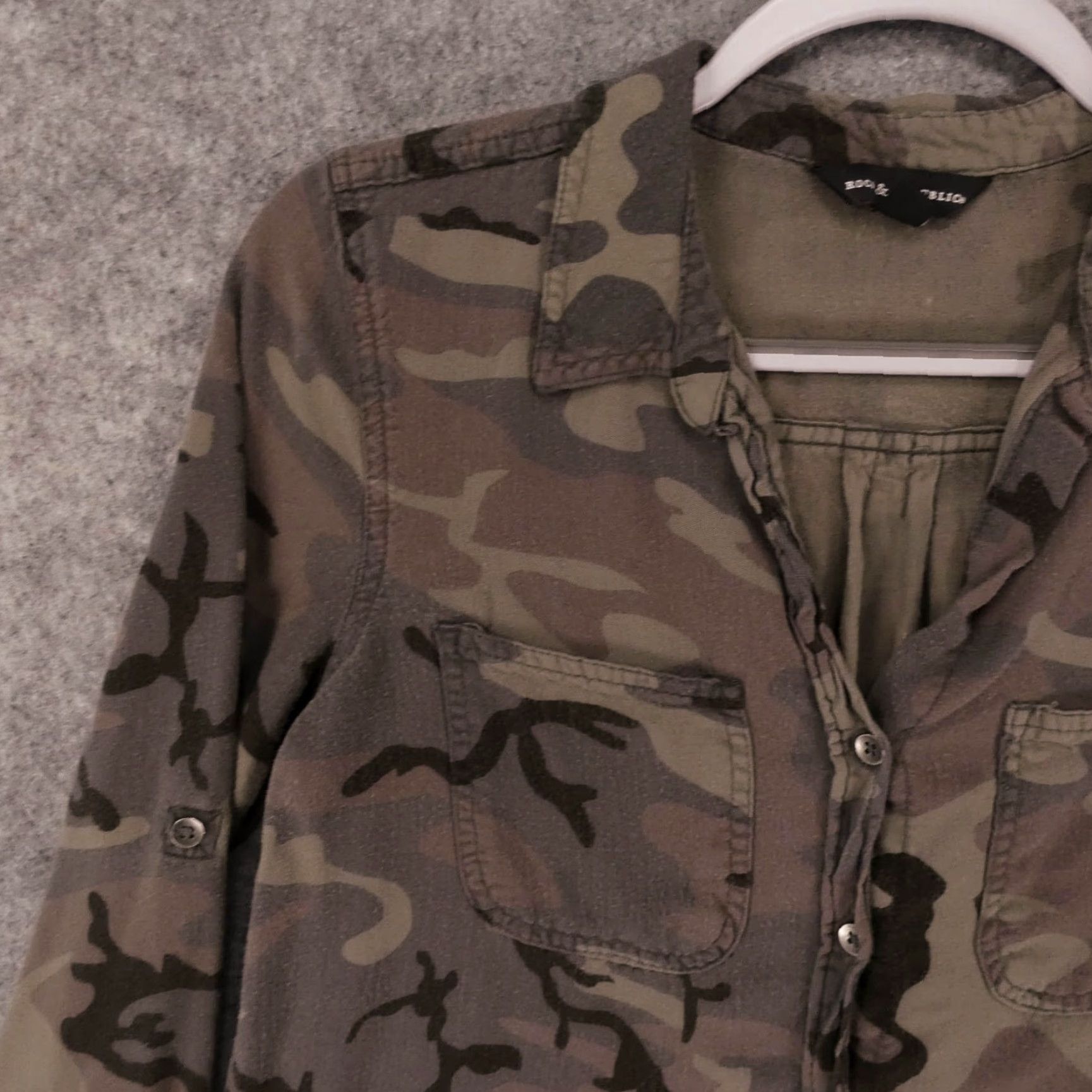 Vintage Rock & Republic Shirt Womens Medium Long Sleeve Button Up Gray Camo Size M / US 6-8 / IT 42-44 - 3 Thumbnail