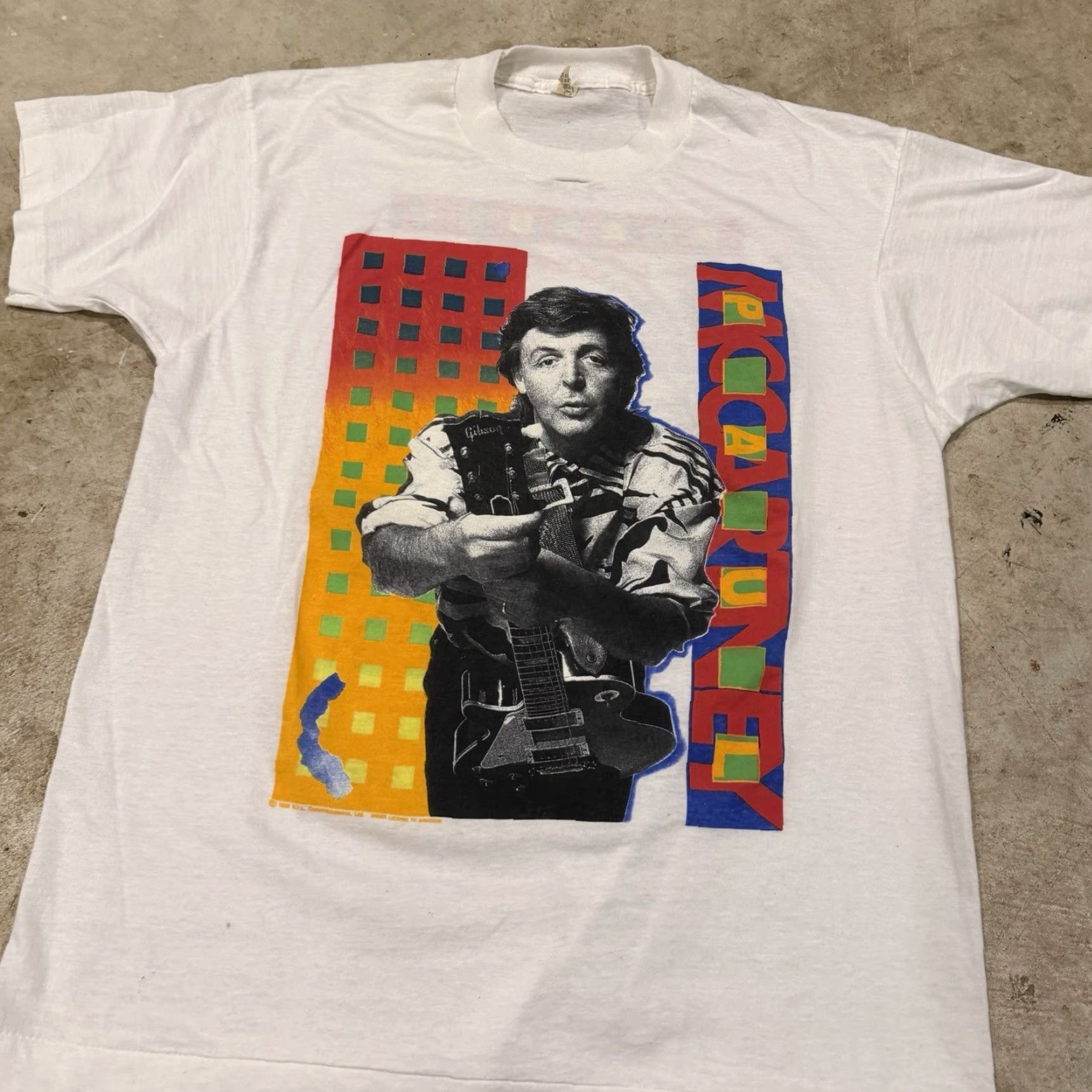 Vintage VINTAGE Paul McCartney World Tour White T-shirt Sz L 80s 90s Band Music Mens Size US L / EU 52-54 / 3 - 4 Thumbnail
