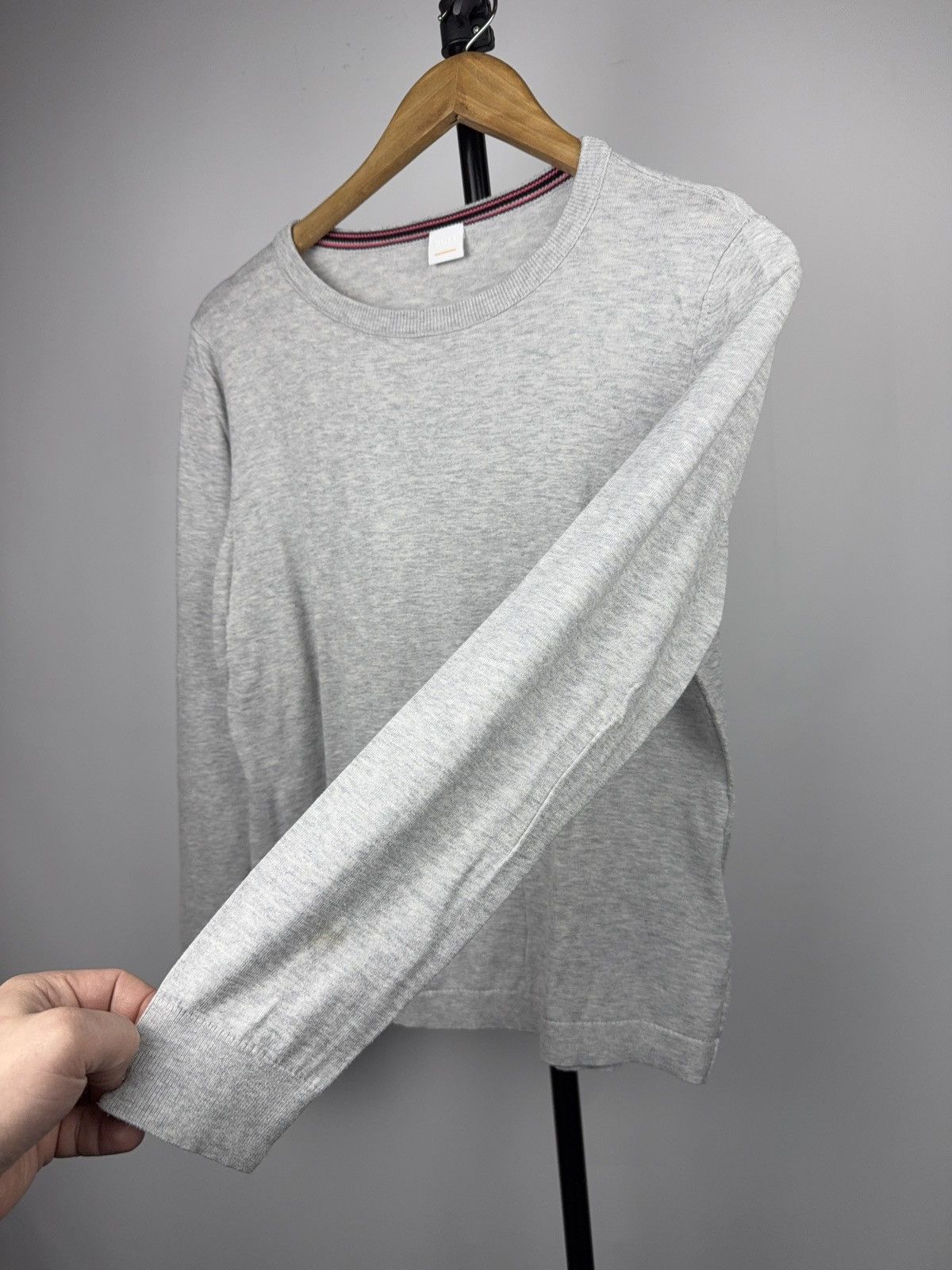 Hugo Boss Luxury 00s Hugo Boss Grey Longsleeve Minimalist Top Size S / US 4 / IT 40 - 4 Thumbnail
