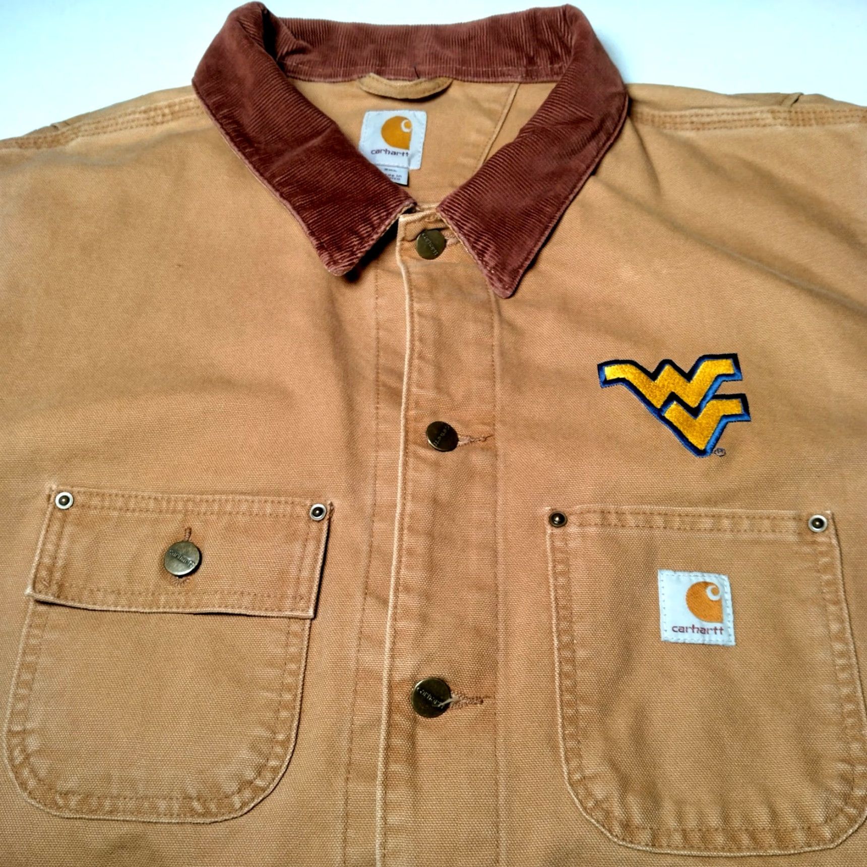 Carhartt VINTAGE Carhartt Chore Jacket WVU Mountaineers 2XL Brown Duck Canvas 101322 211 Work Size US XXL / EU 58 / 5 - 4 Thumbnail