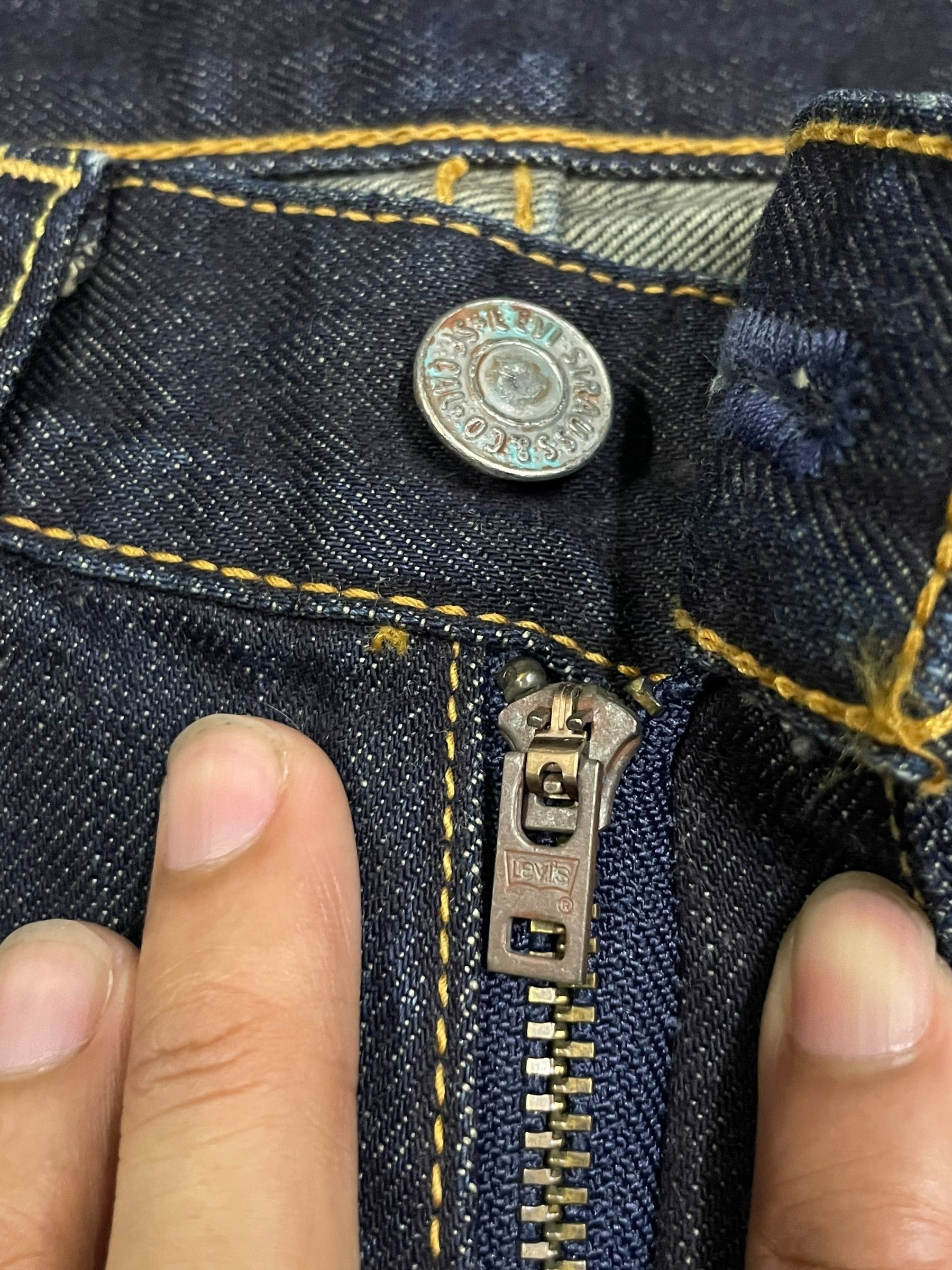 Levi's Vintage Y2K Levi’s Distressed Dark Blue Washed Bootcut Jeans Size US 29 - 10 Thumbnail