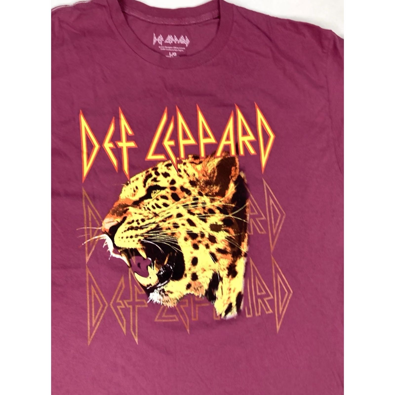 Vintage VINTAGE Def Leppard T-Shirt Men Large Short Sleeve Crew Neck Graphic Print Logo Cotton Red Band Music Merch Shirts Mens Size US L / EU 52-54 / 3 - 2 Thumbnail