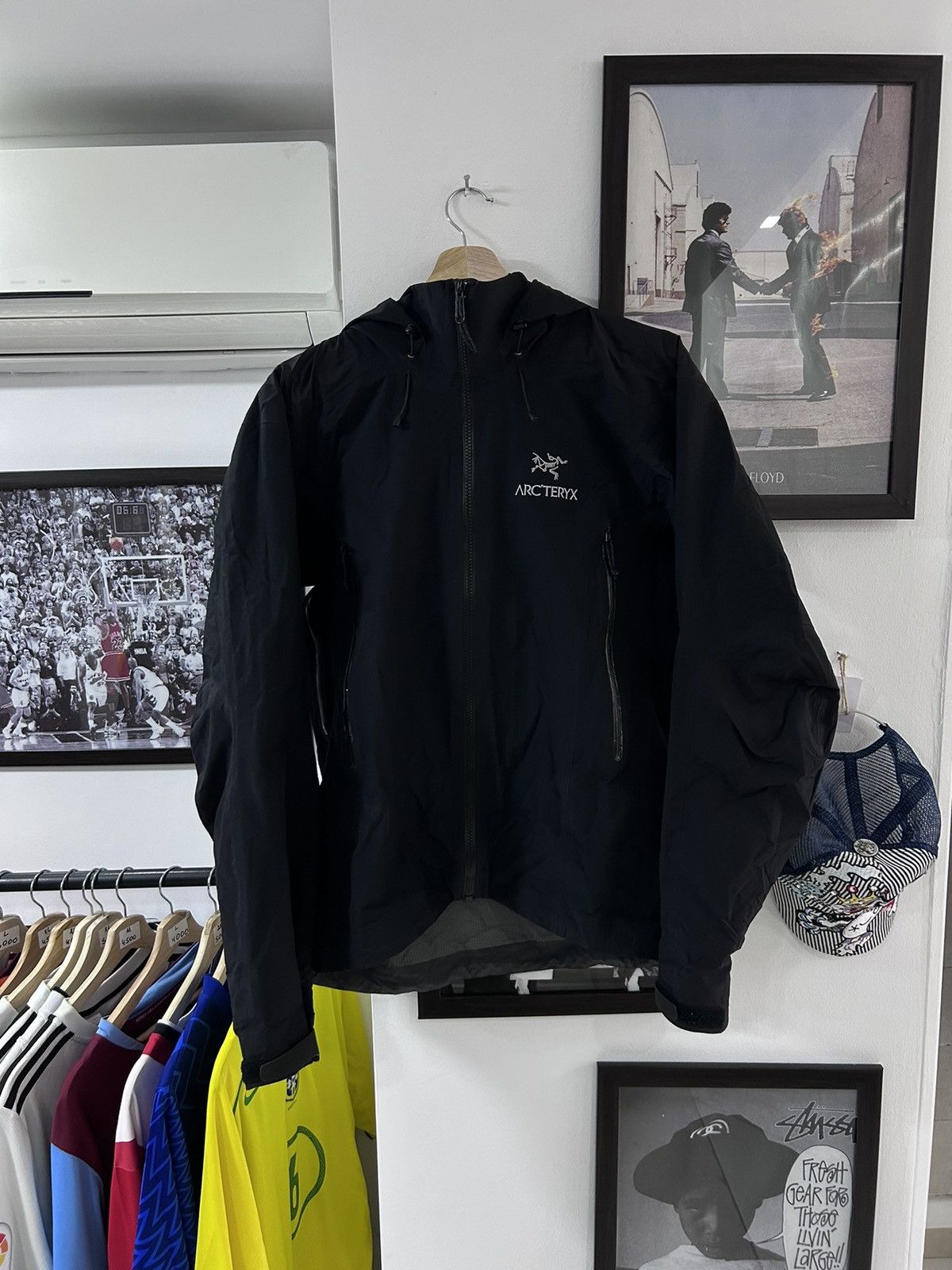 image of Arcteryx Beta Ar Goretex Jacket in Black, Men's (Size Medium)