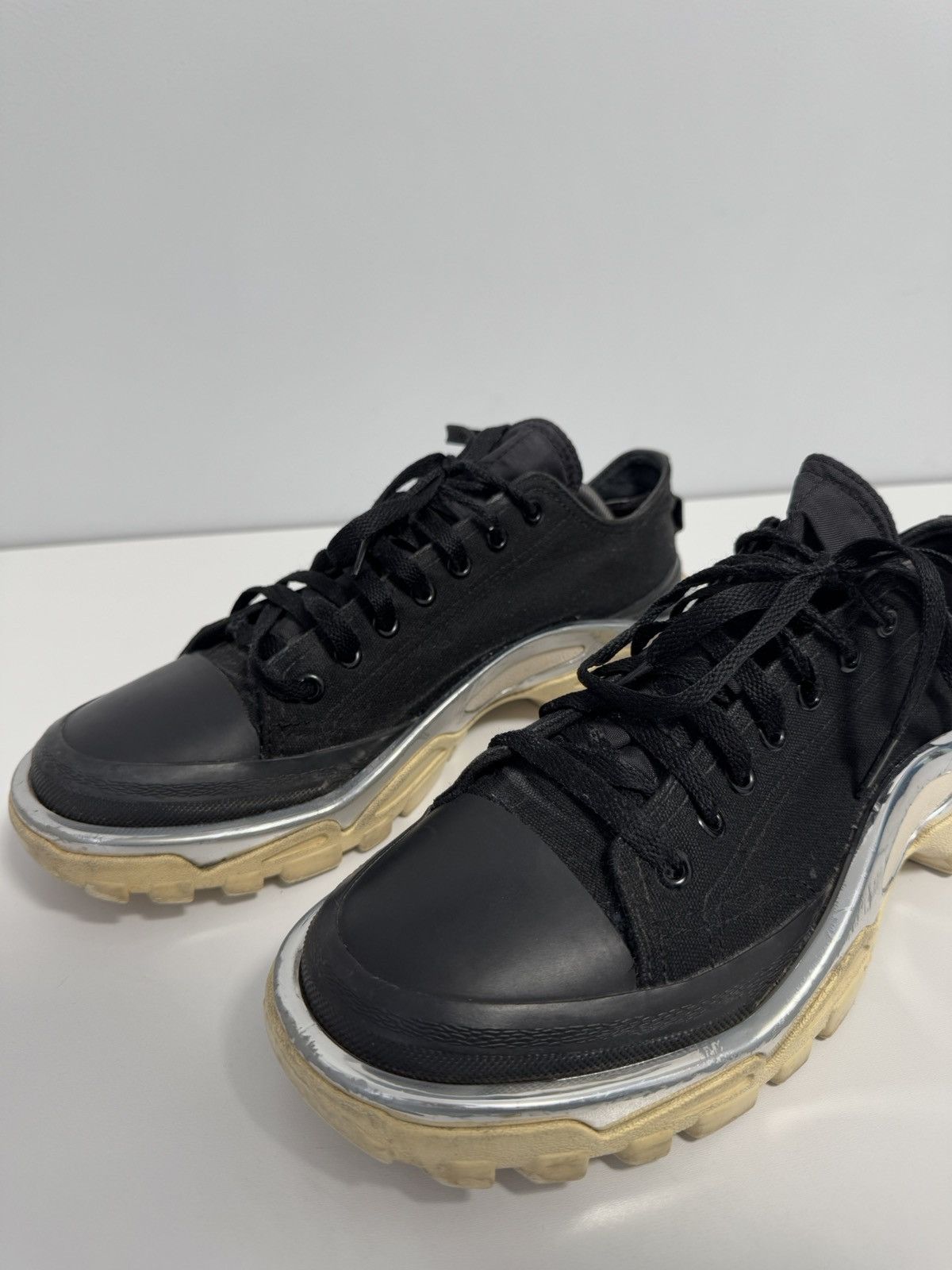 Adidas × Raf Simons Adidas X Raf Simons Rare Black Detroit Runner Low Top Size US 8 / EU 41 - 2 Thumbnail
