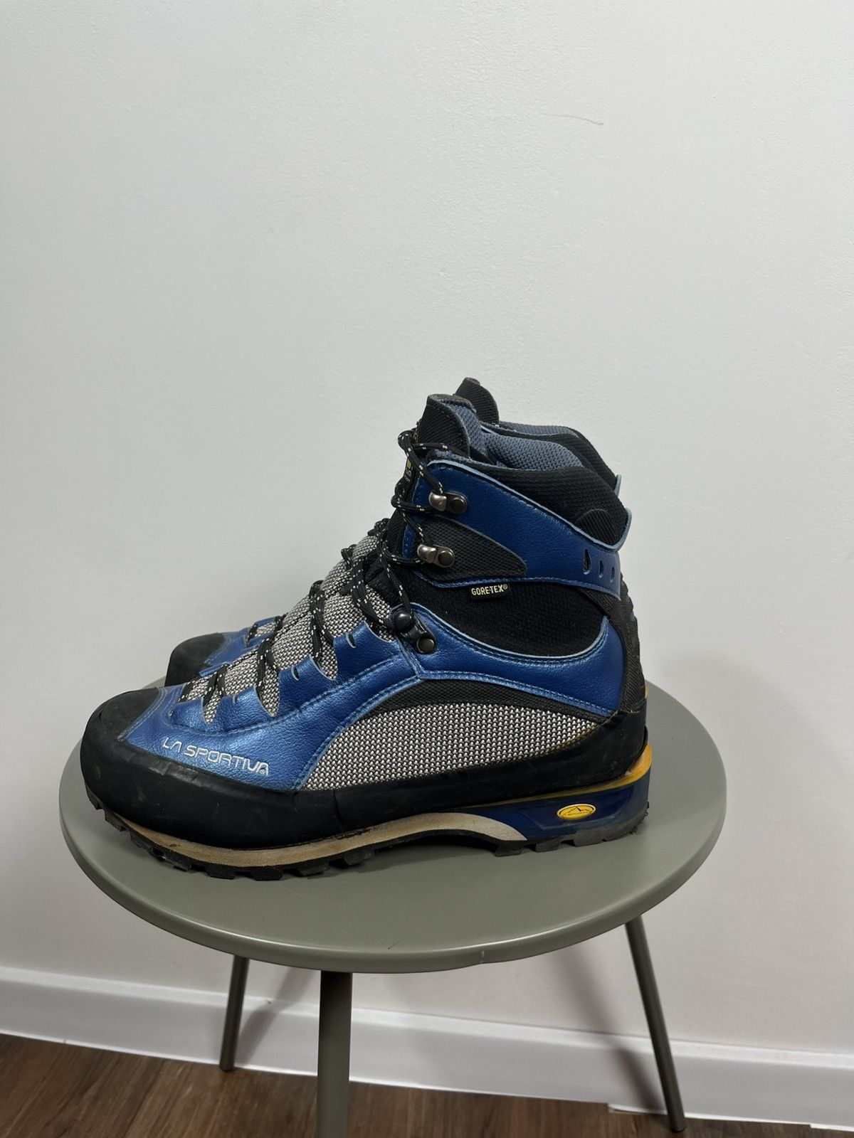 La Sportiva La Sportiva Gore-Tex Mountain Boots Black EU 43 Vibram Sole Size US 10 / EU 43 - 10 Thumbnail