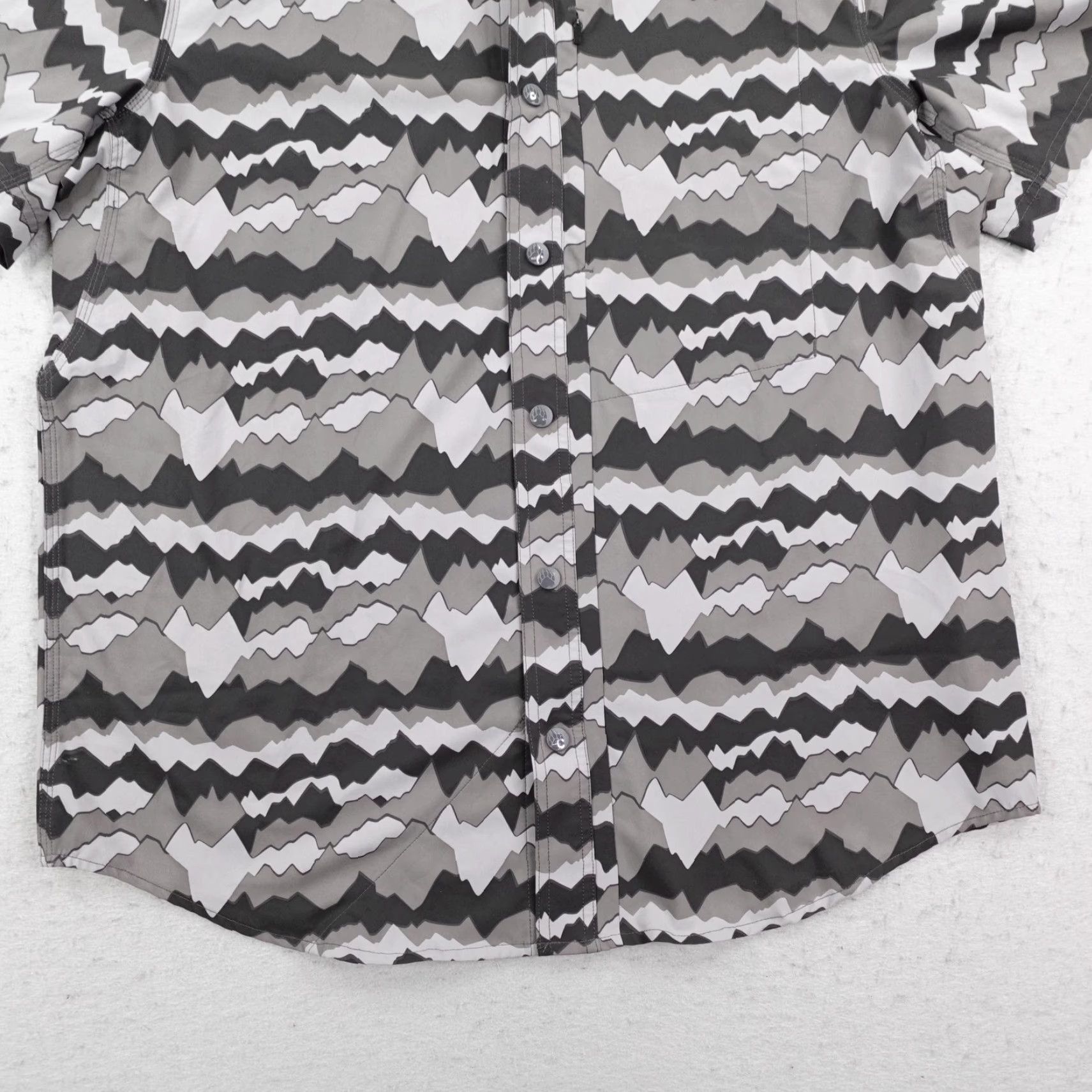 Duluth Trading Company Alaskan Hardgear Shirt Mens Large Gray Camo Performance Snap Up Lightweight Flex Size US L / EU 52-54 / 3 - 4 Thumbnail