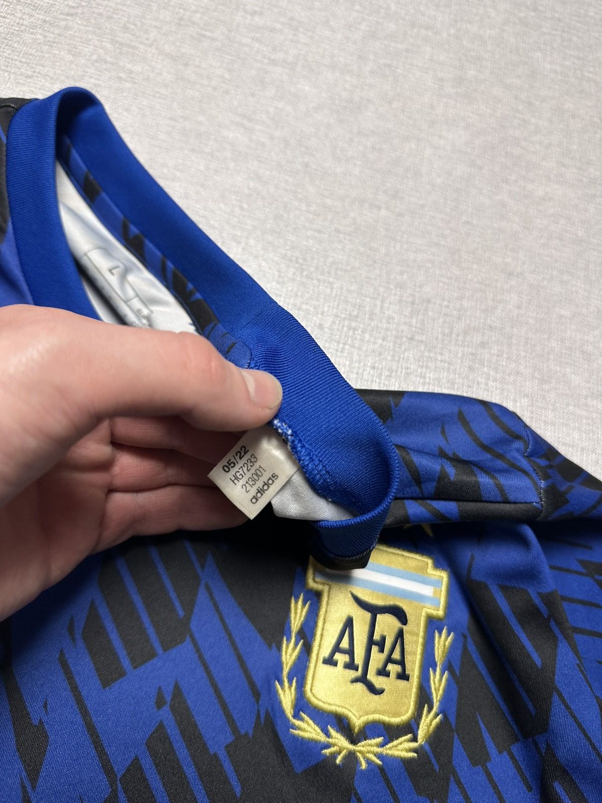 Adidas Adidas Argentina 2022 WC Prematch Kit Size US L / EU 52-54 / 3 - 6 Thumbnail
