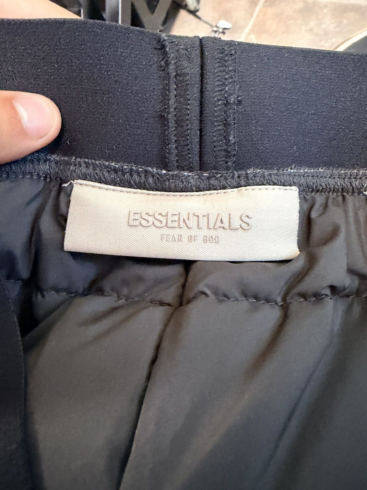 Essentials Essentials puffer cargo sweatpants Size US 34 / EU 50 - 4 Thumbnail
