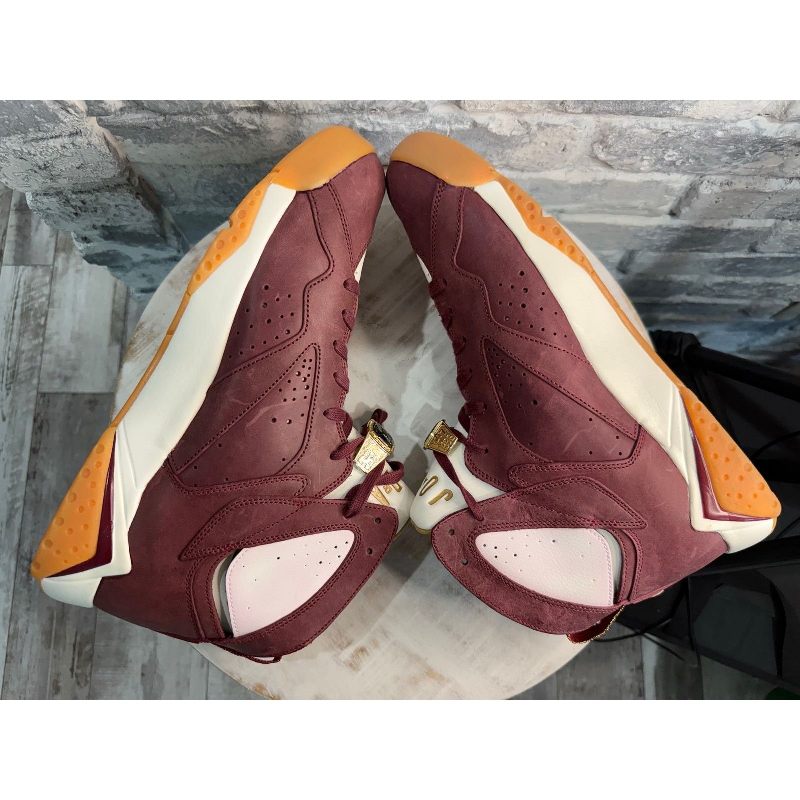 Jordan Brand Jordan 6 Retro Cigar Size 13 DS 384664-250 Size 13 Size US 13 / EU 46 - 6 Thumbnail