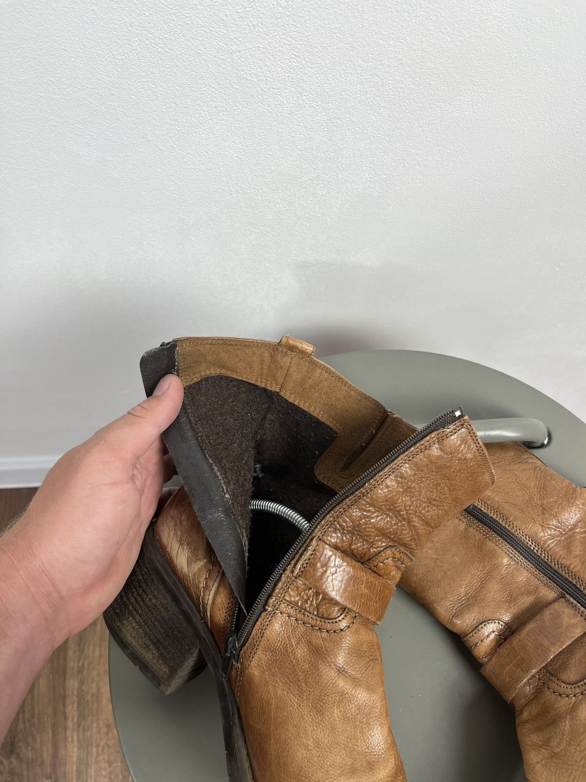 Clarks × Vintage Clarks Distressed Leather Ankle Boots – Avant-Garde Western Size US 6.5 / IT 36.5 - 10 Thumbnail