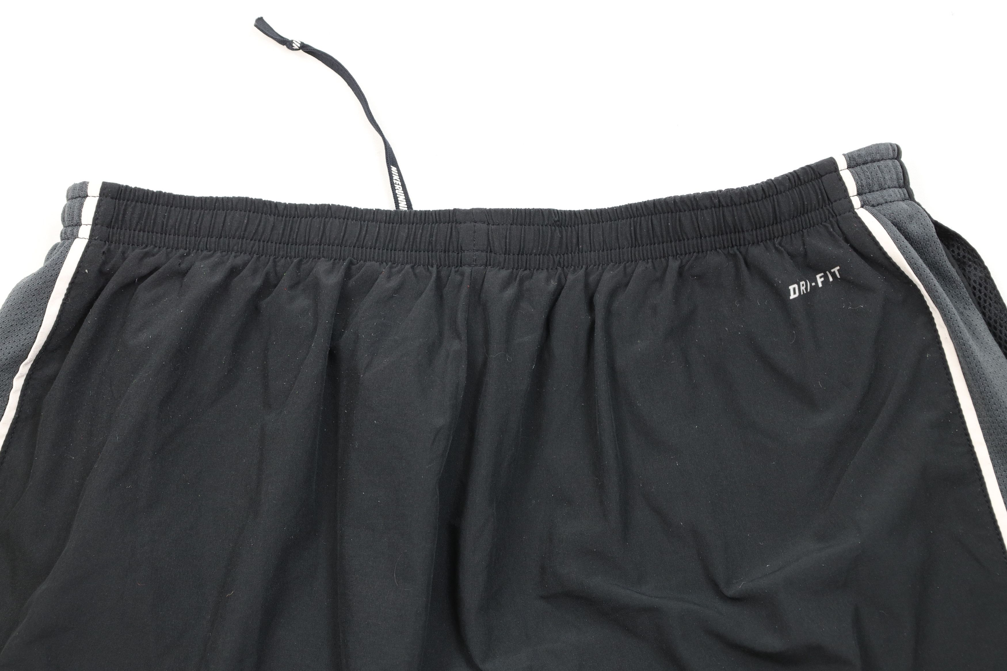 Nike Vintage Nike Mini Swoosh Reflective Lined Above Knee Shorts Size US 36 / EU 52 - 10 Thumbnail