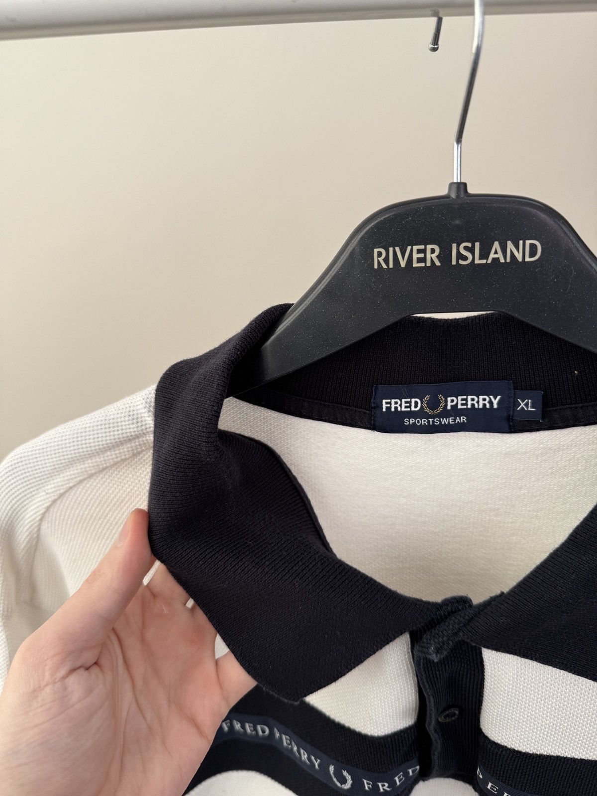 Fred Perry Vintage Fred Perry White Long Sleeve Polo Shirt Logo Tape Size US L / EU 52-54 / 3 - 6 Thumbnail