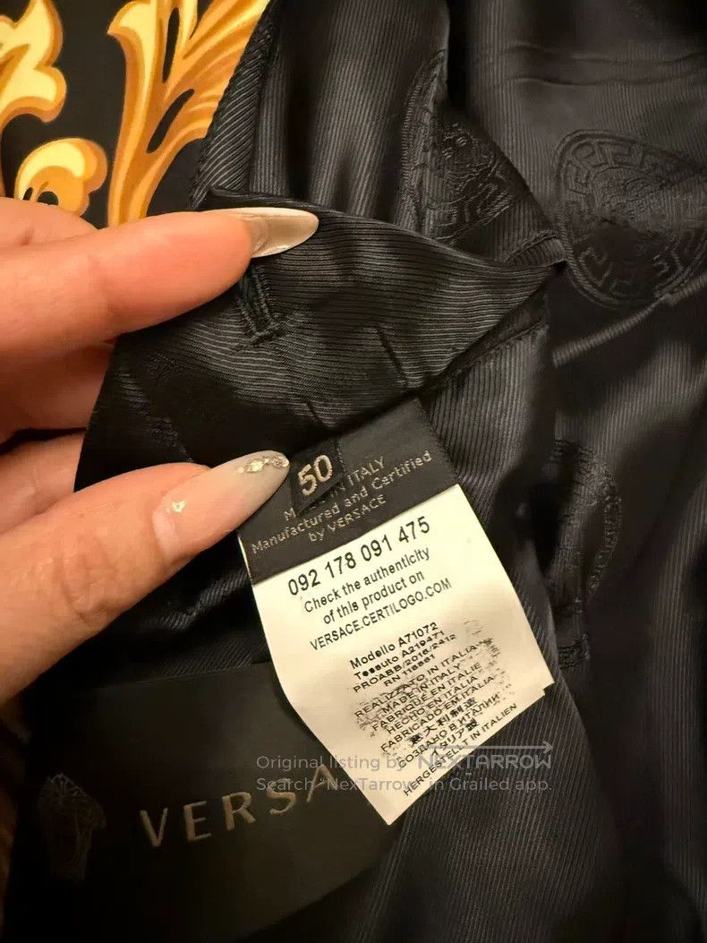 Versace Versace Black gold baroque coat Size US M / EU 48-50 / 2 - 7 Thumbnail