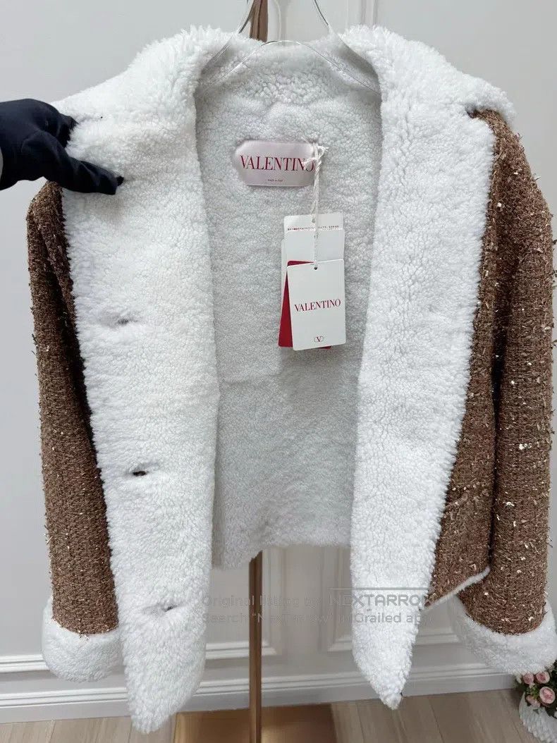 Valentino Valentino Tweed gold thread and sheepskin wool integrated Size M / US 6-8 / IT 42-44 - 4 Thumbnail