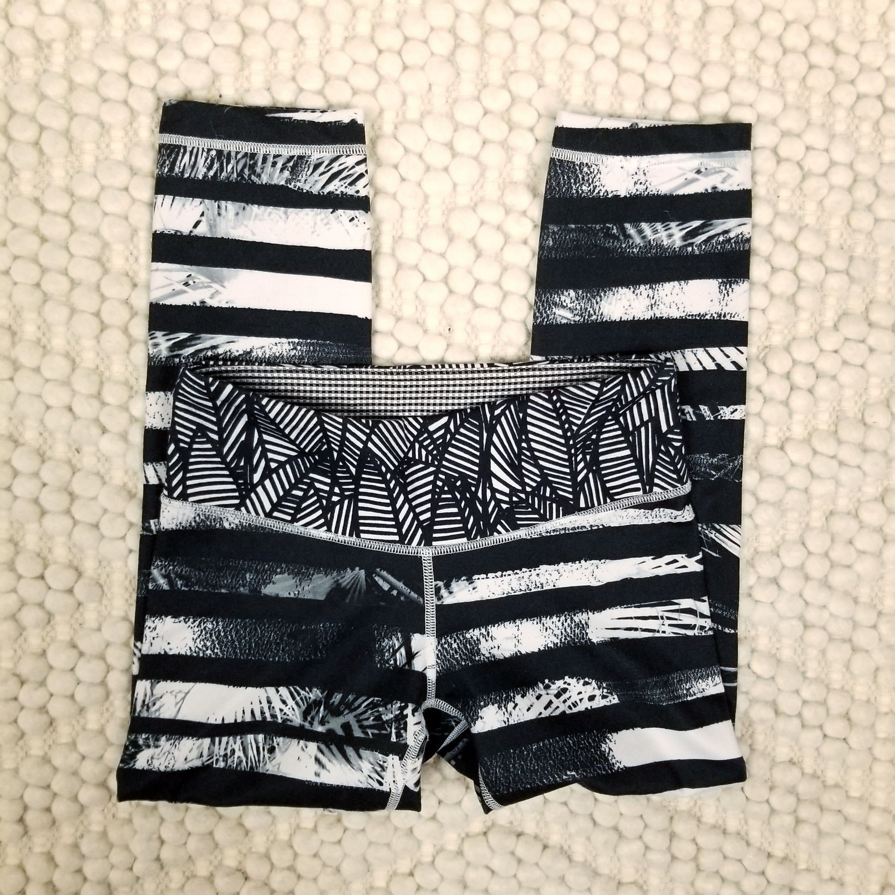 Lululemon Wunder Under Crop II *Full-On Luon Size 27" / US 4 / IT 40 - 2 Thumbnail