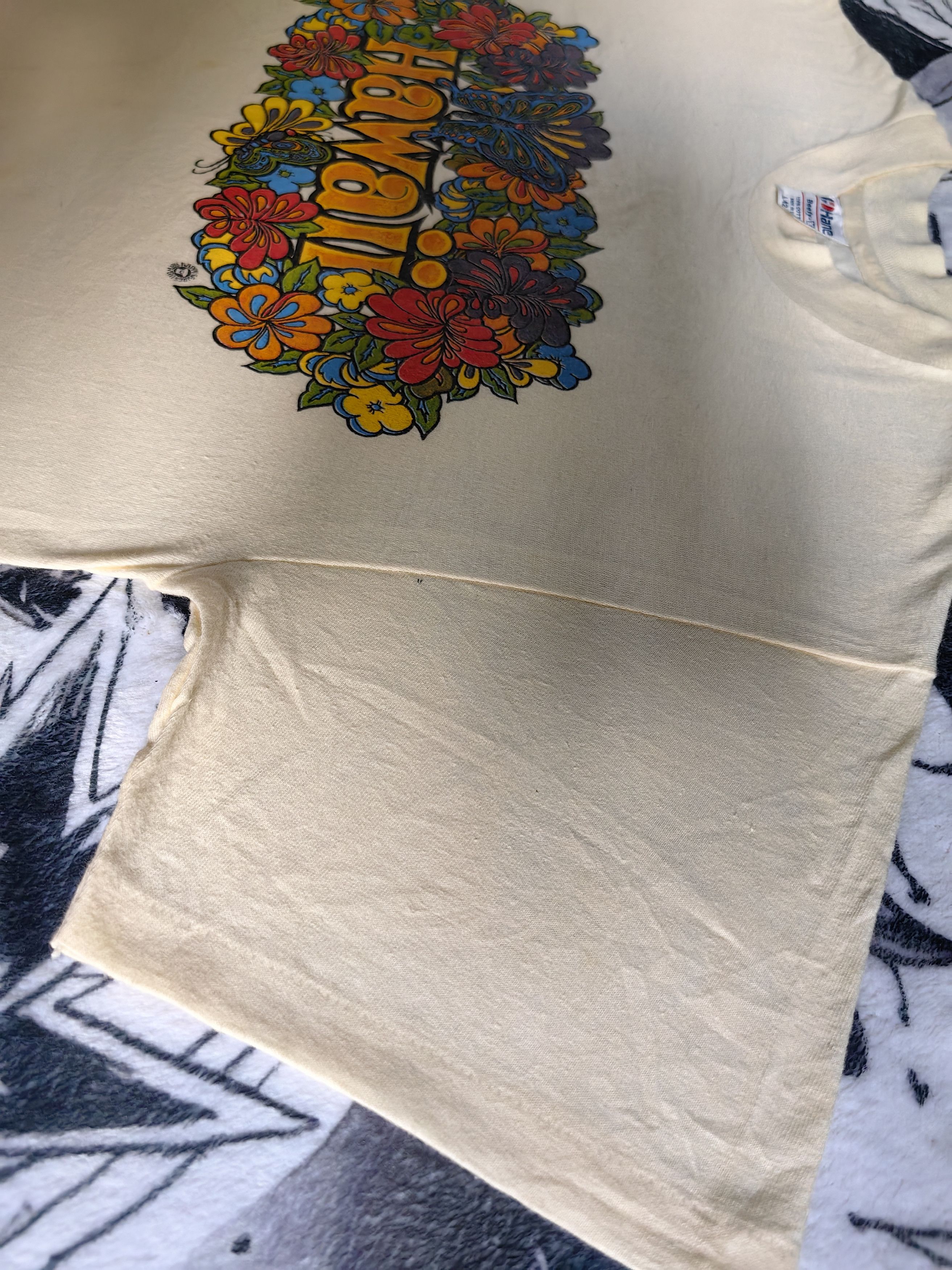 Hanes Vintage early 80's Hanes Beefies Hawaii Flower Power (Rare) Size US L / EU 52-54 / 3 - 14 Thumbnail