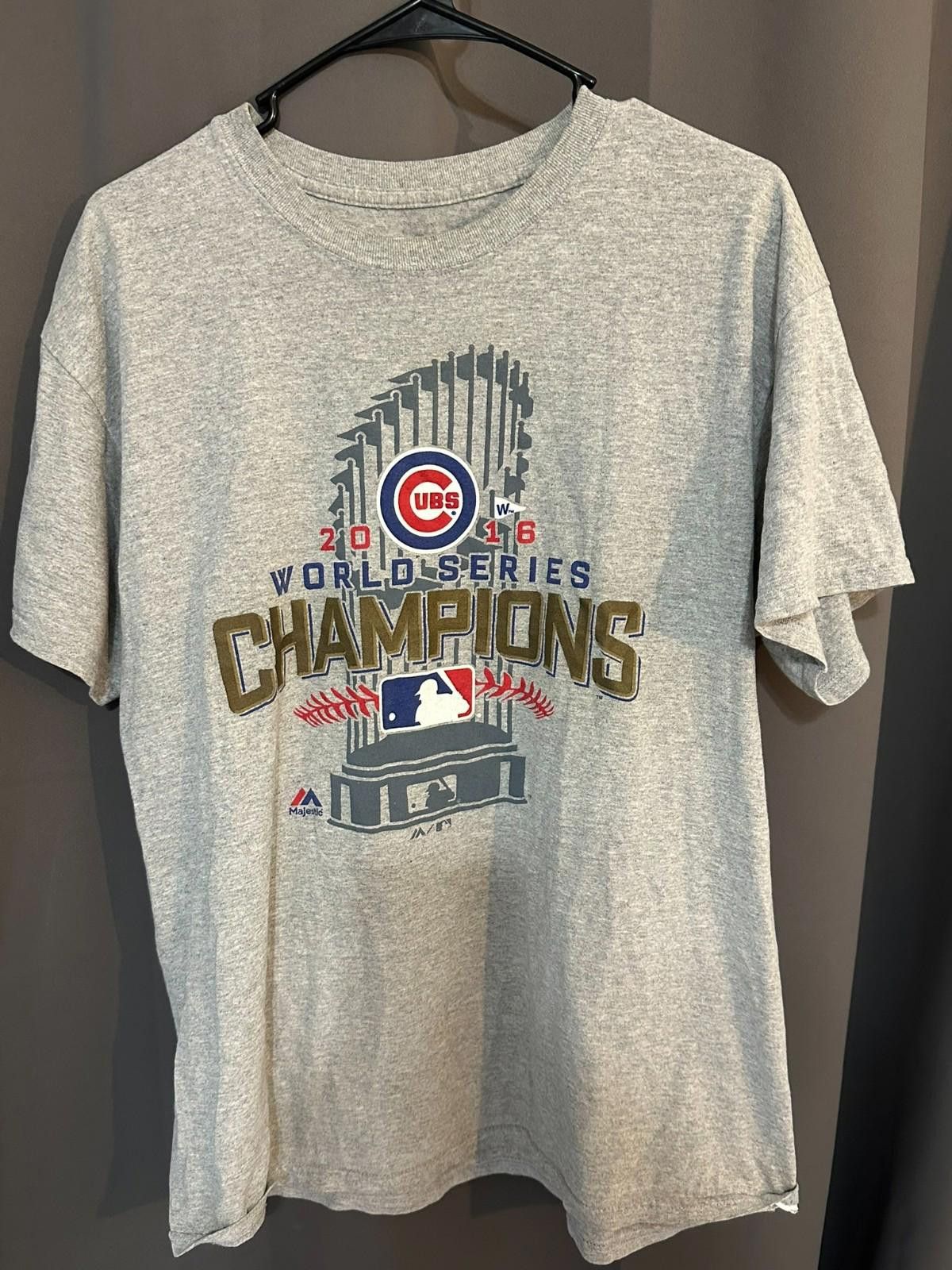 Majestic 2016 Chicago Cubs World Series Champs Tee – Majestic, Size L Size US L / EU 52-54 / 3 - 1 Thumbnail