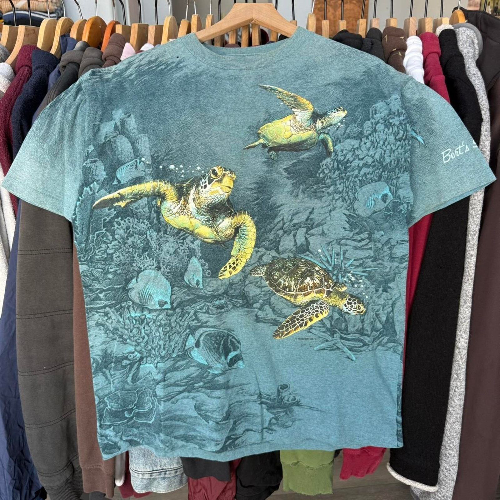 Other Vintage 90s Sea Turtle Surf All Over Print T-Shirt Size US L / EU 52-54 / 3 - 1 Thumbnail