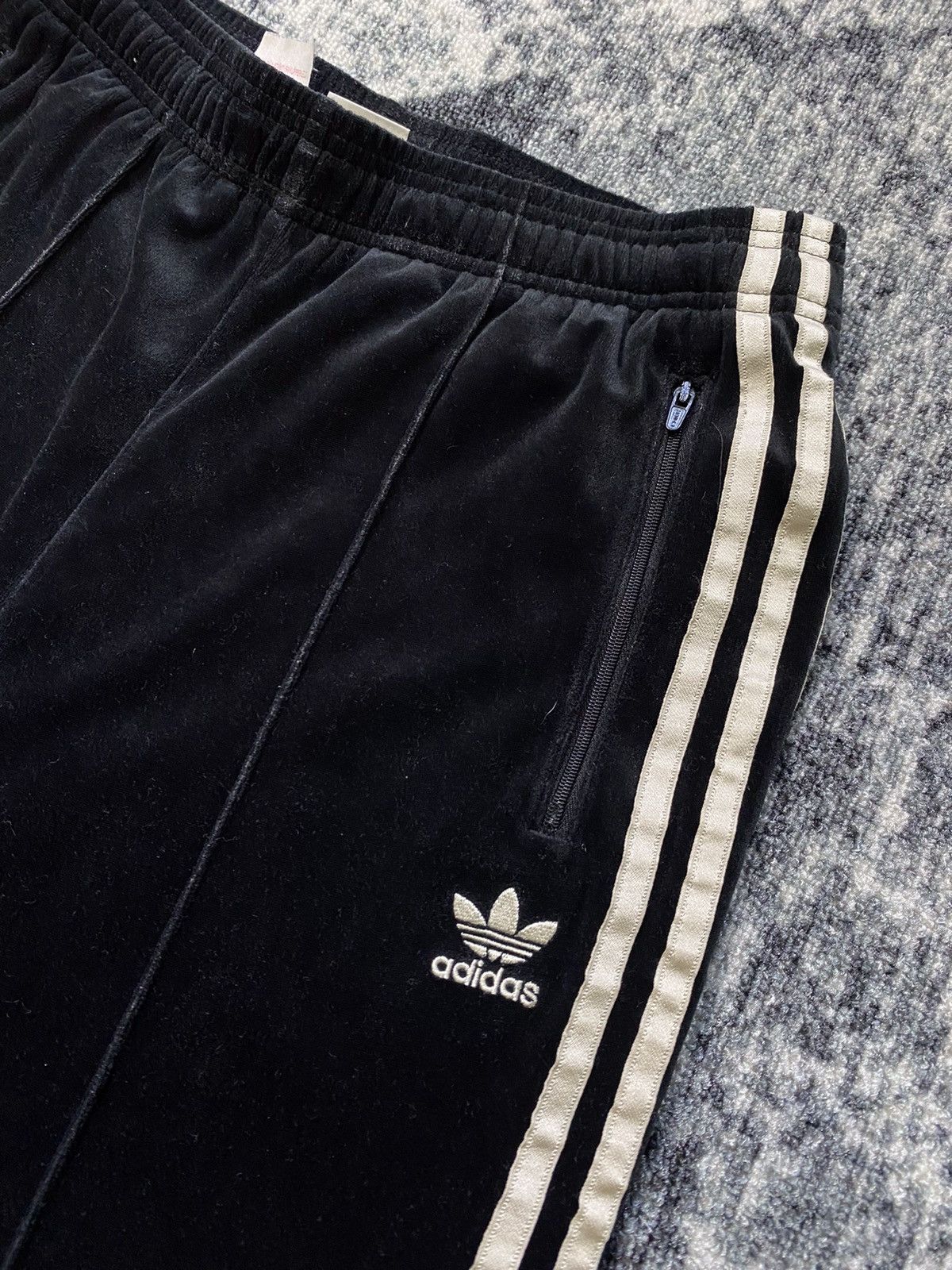 Adidas × Vintage Vintage Adidas Pants 3-Stripes Black Velours Y2K STYLE 90s Size 30" / US 8 / IT 44 - 3 Thumbnail