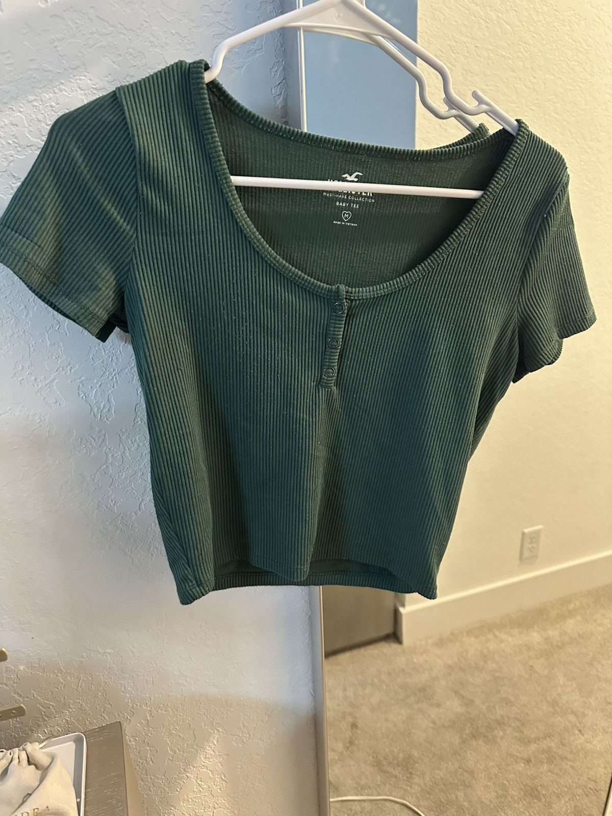 Hollister Hollister baby tee Size M / US 6-8 / IT 42-44 - 1 Thumbnail
